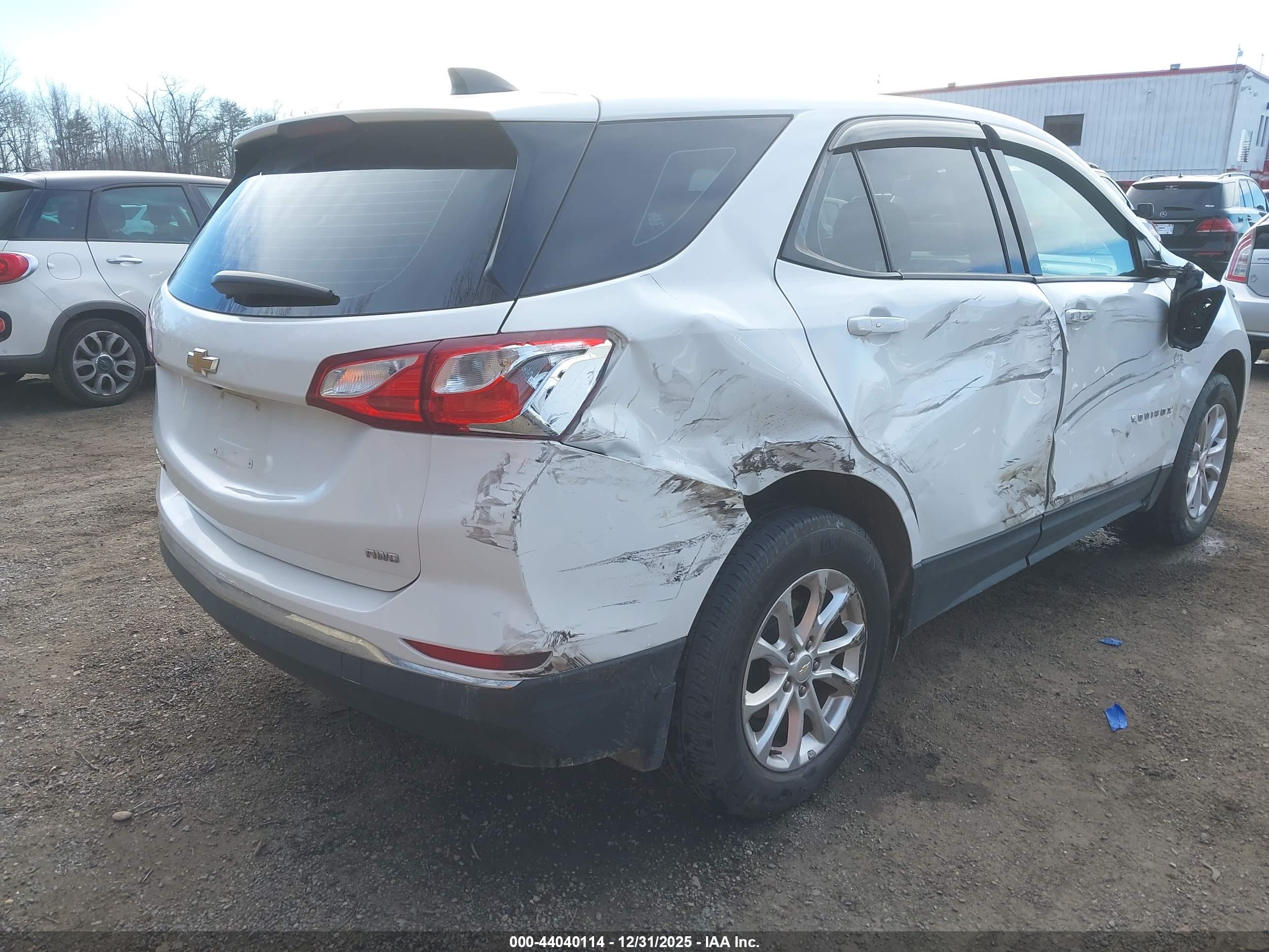 CHEVROLET EQUINOX image 4