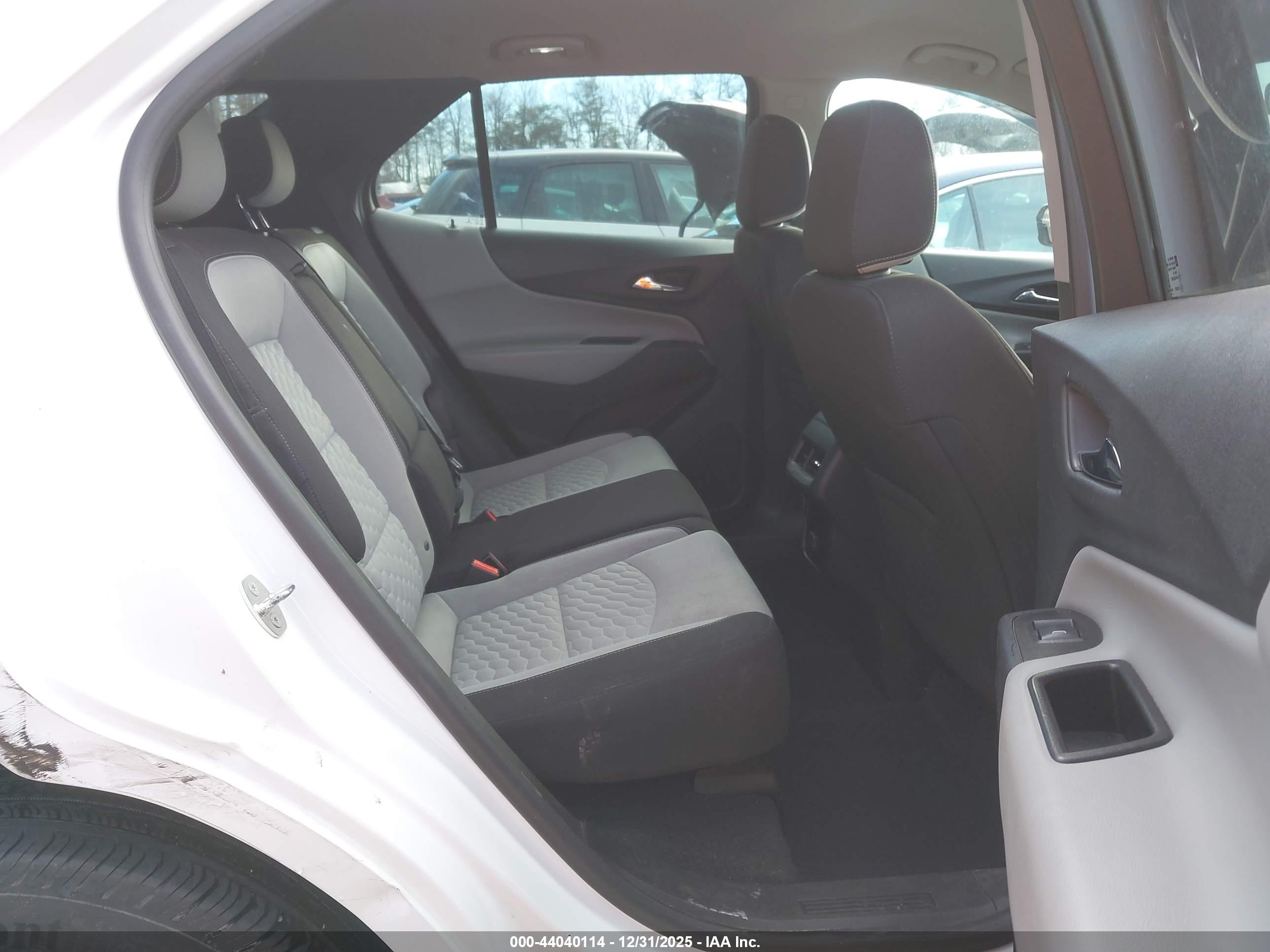 CHEVROLET EQUINOX image 8