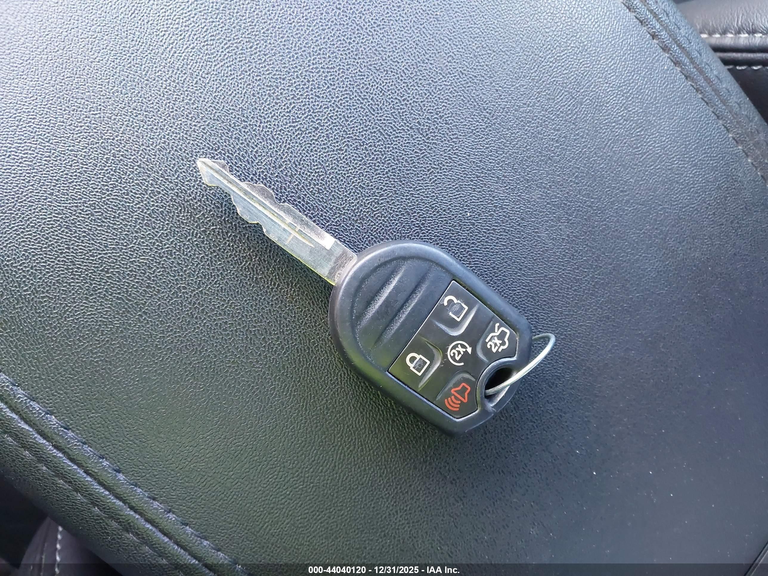 FORD TAURUS image 11