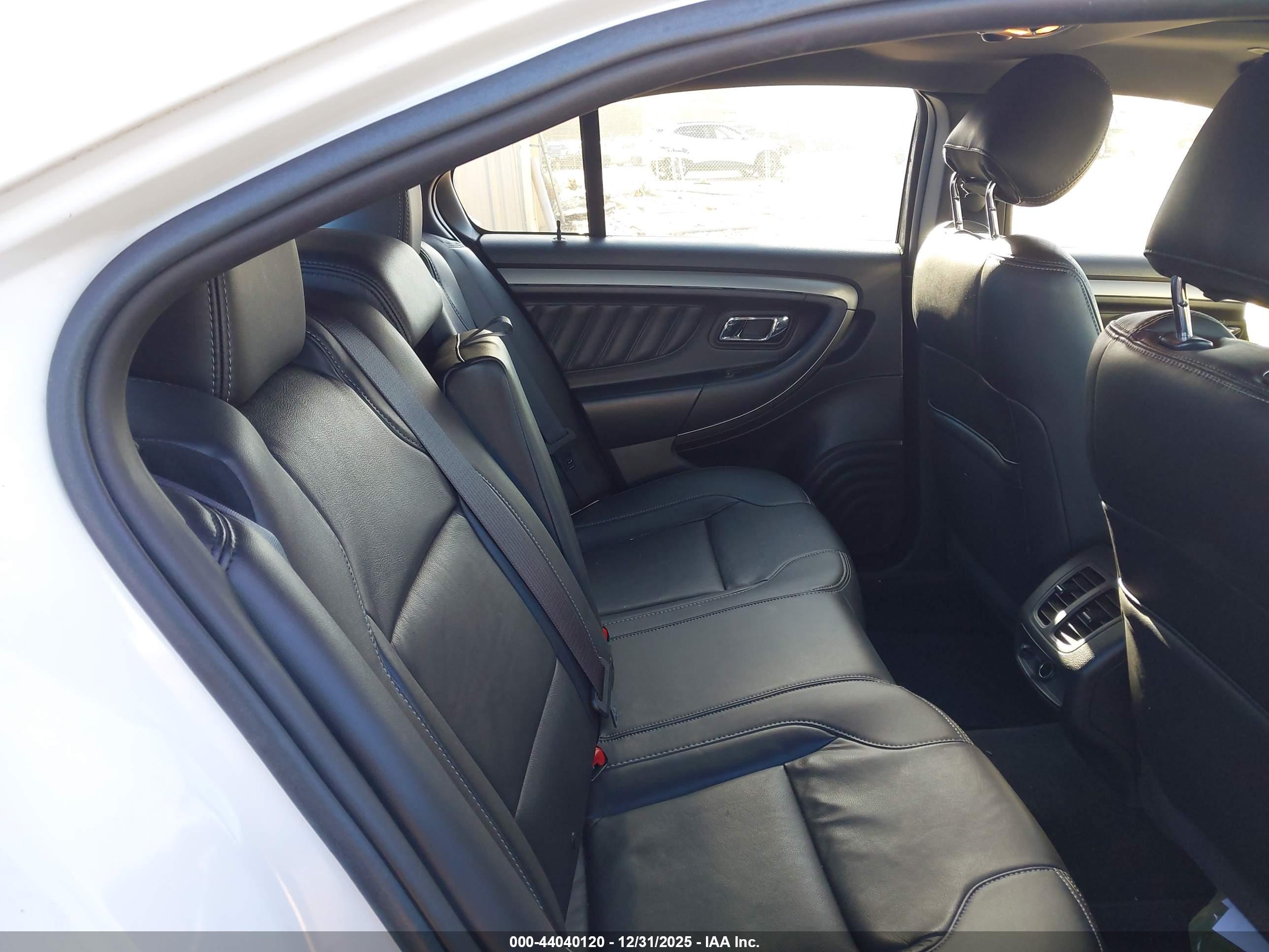 FORD TAURUS image 8