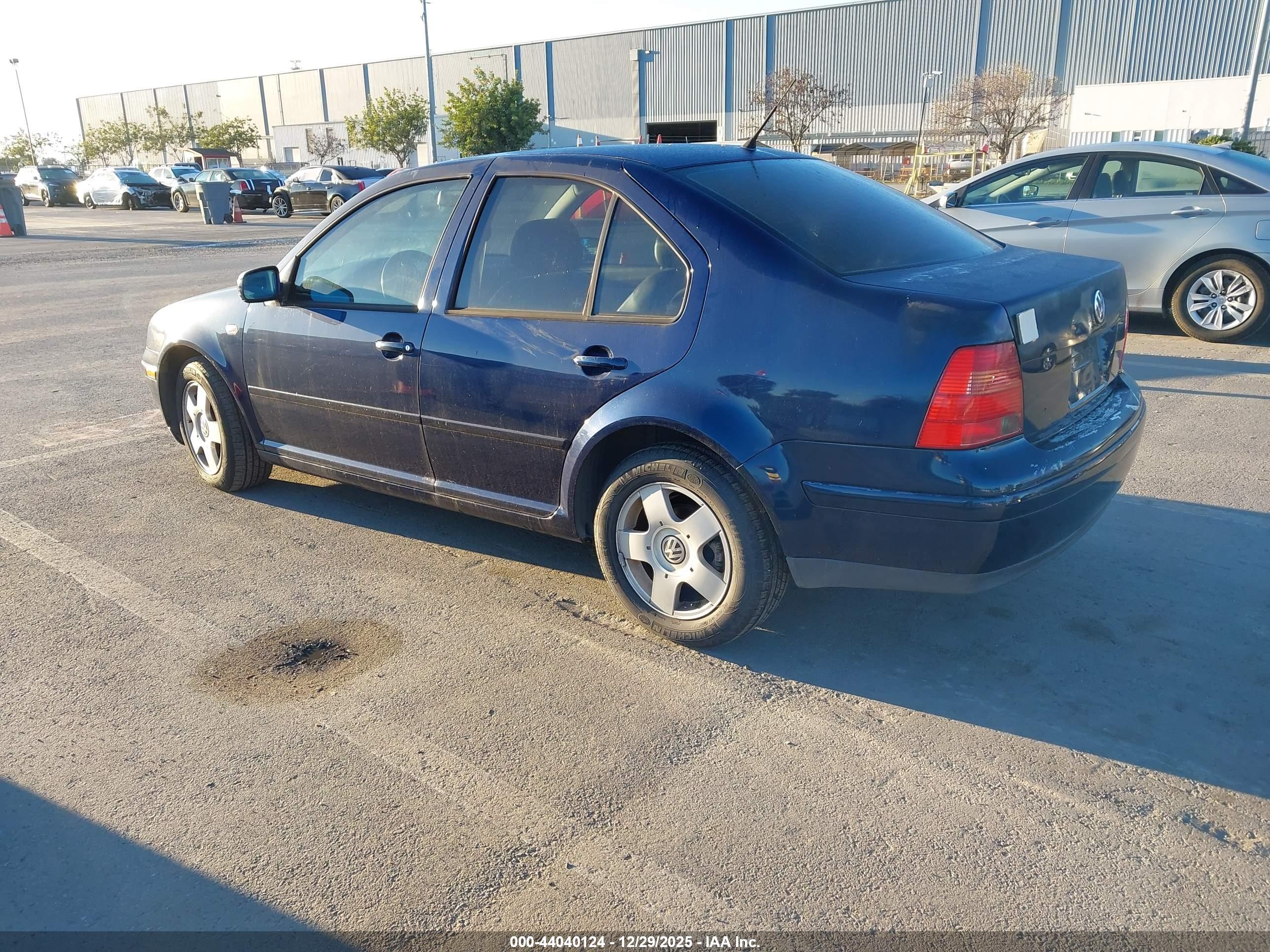 VOLKSWAGEN JETTA image 3