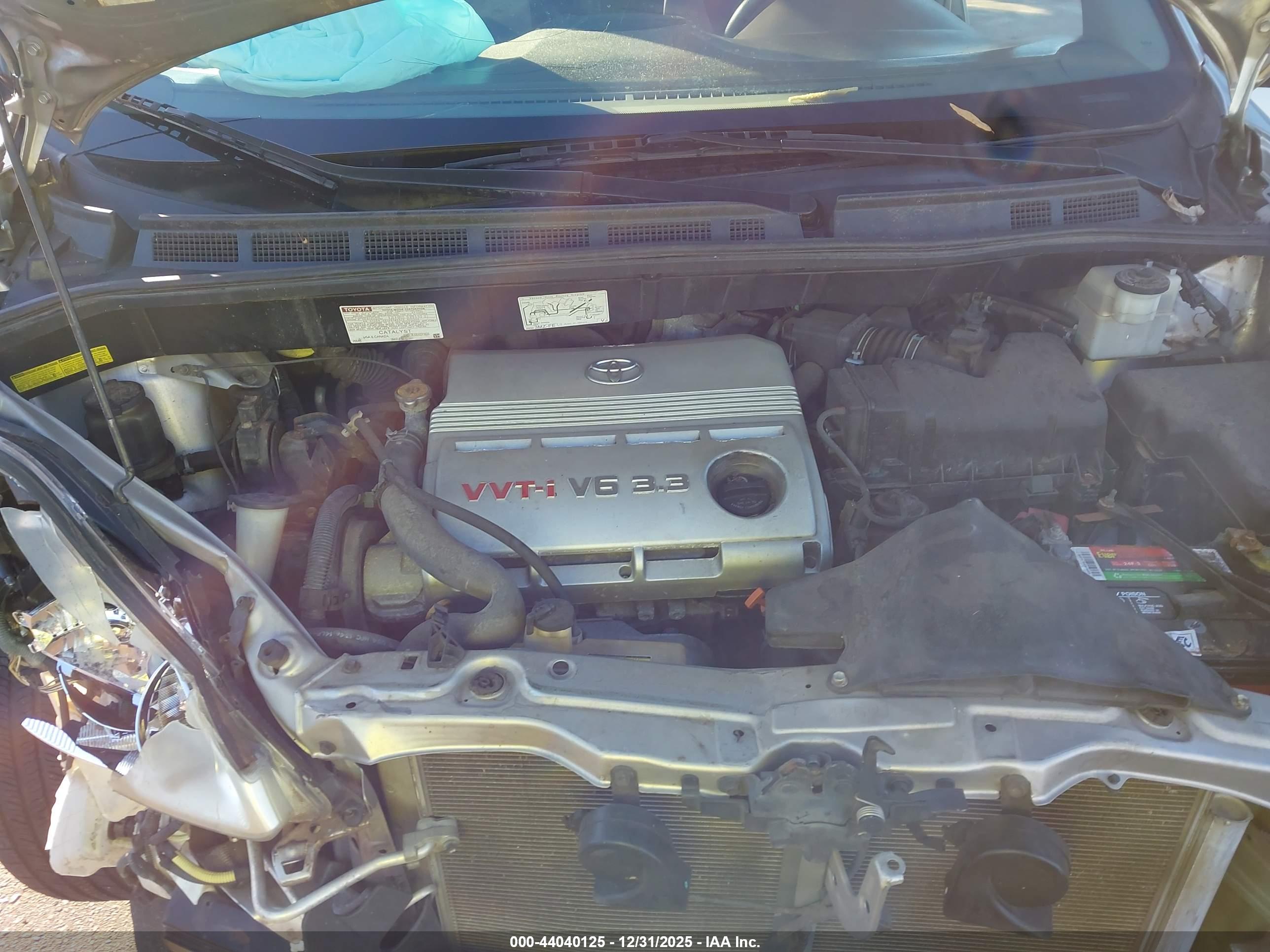 TOYOTA SIENNA image 10