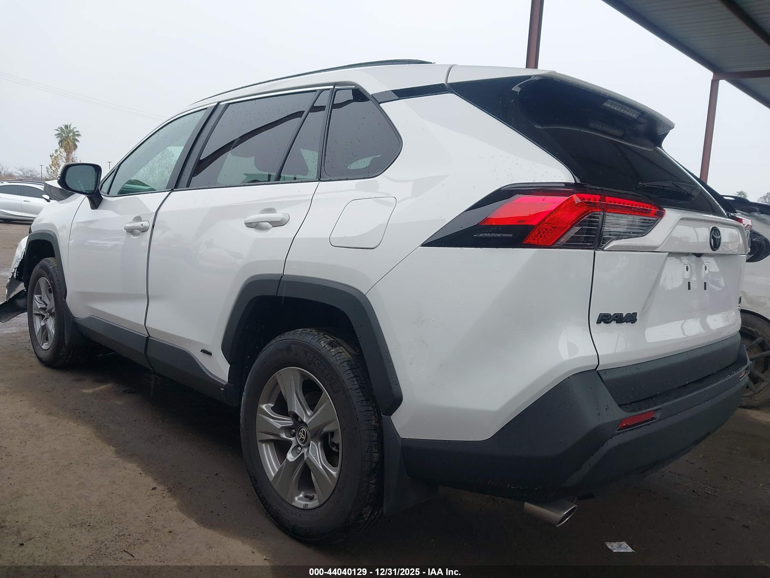 TOYOTA RAV4 image 3