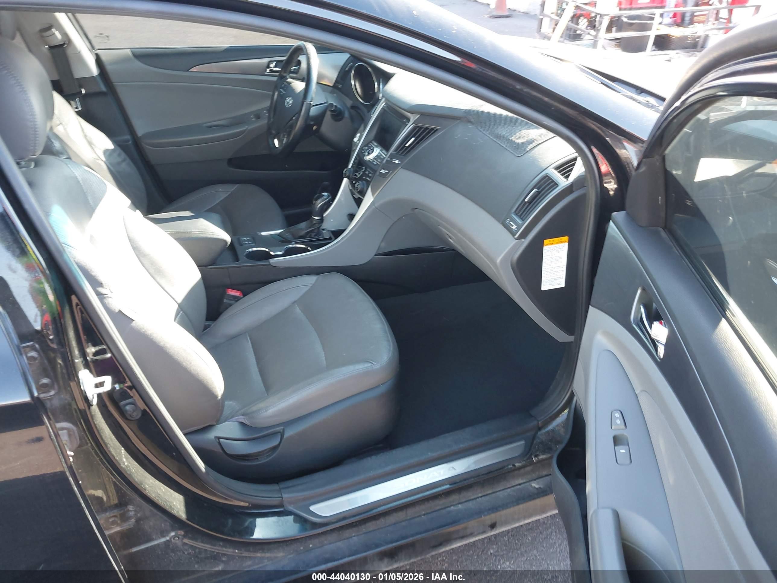 HYUNDAI SONATA image 5