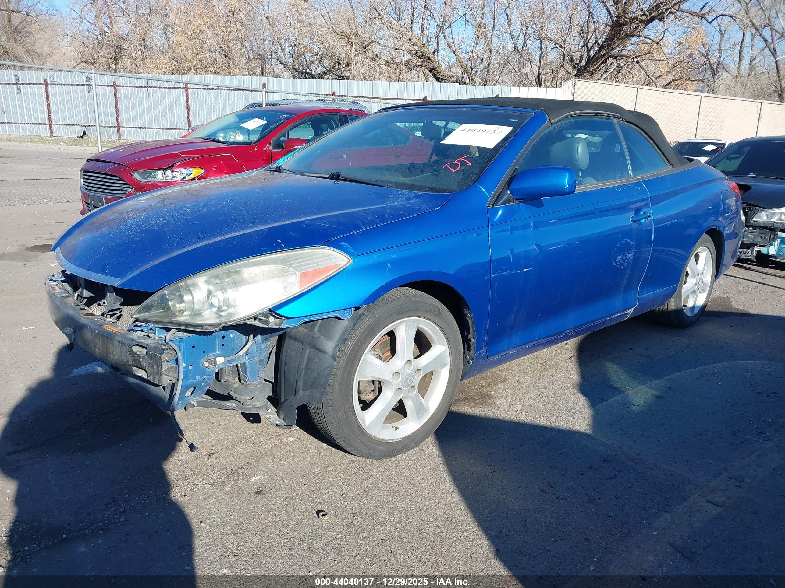 TOYOTA CAMRY image 2