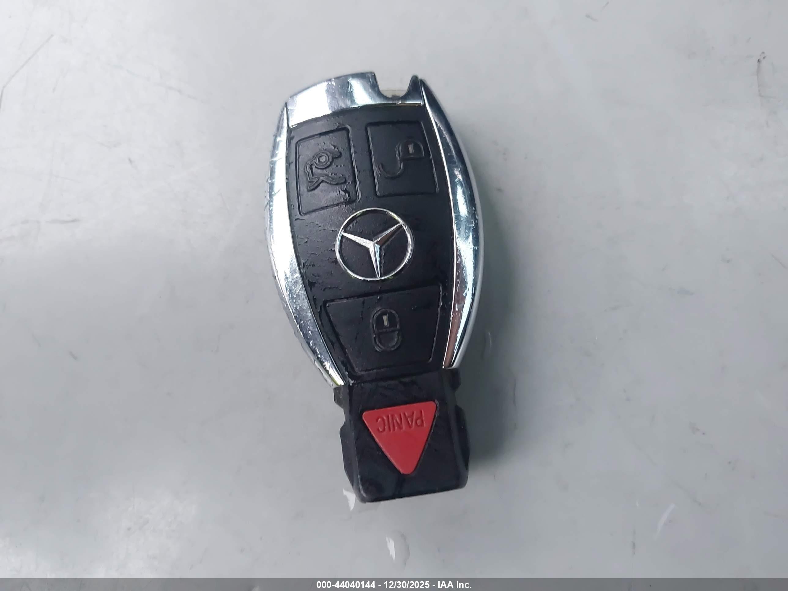 MERCEDES-BENZ SLS image 11