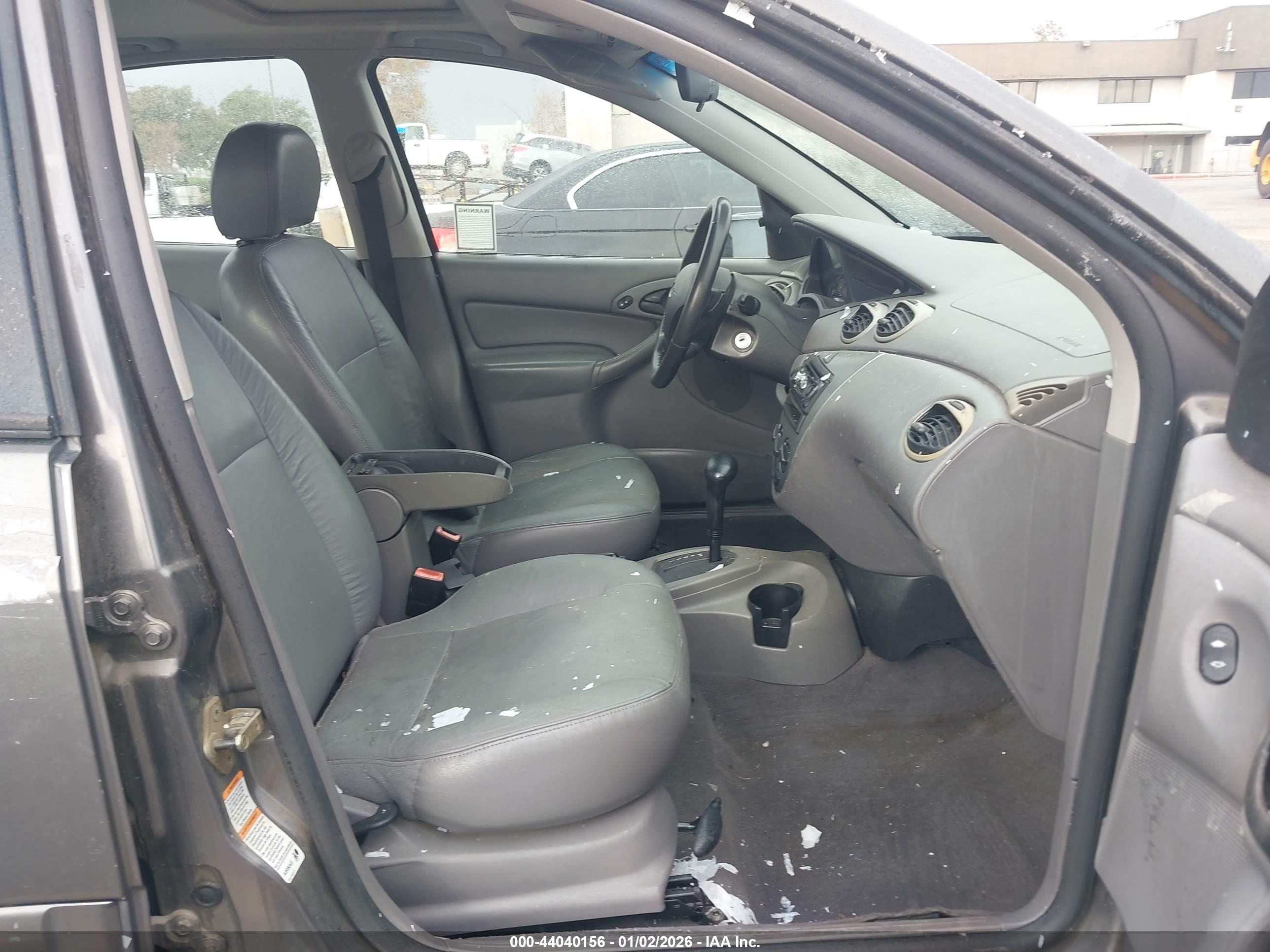 FORD FOCUS image 5