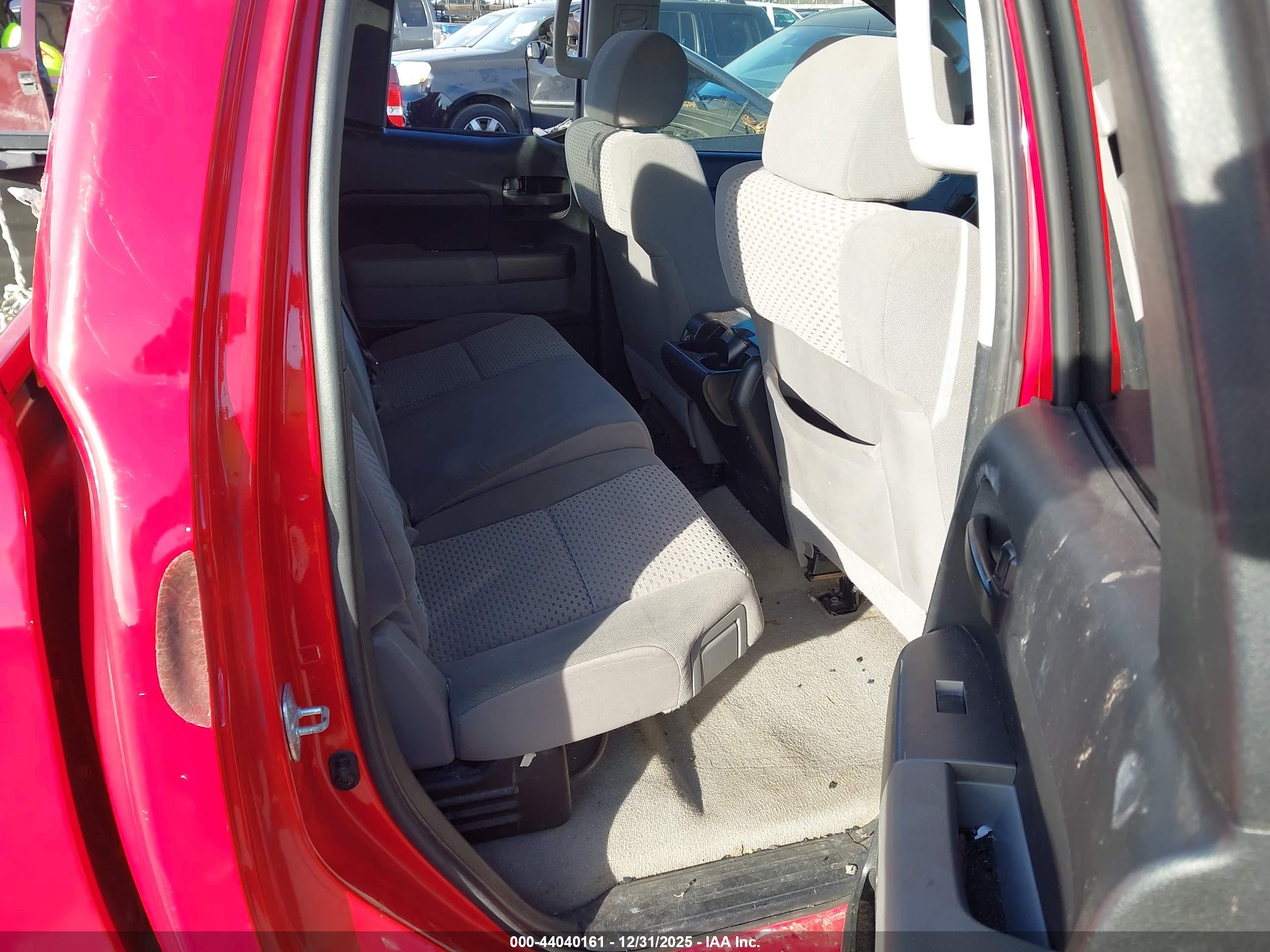 TOYOTA TUNDRA image 8