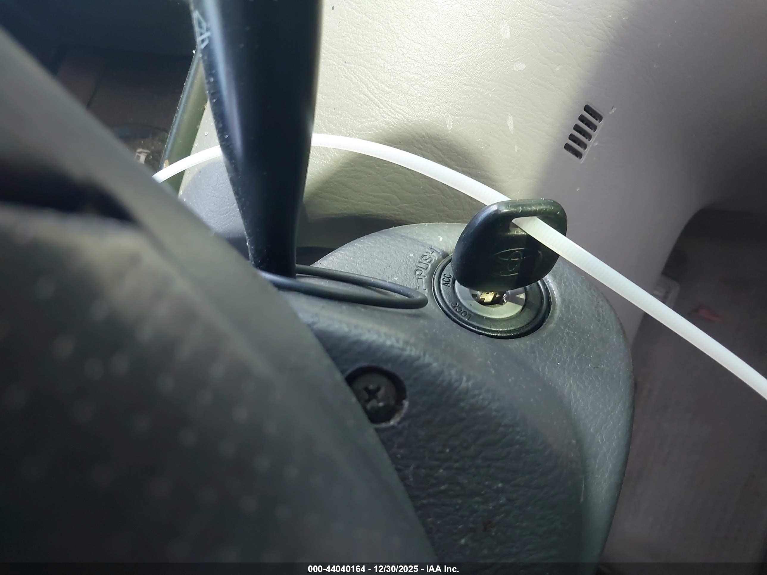 TOYOTA COROLLA image 11
