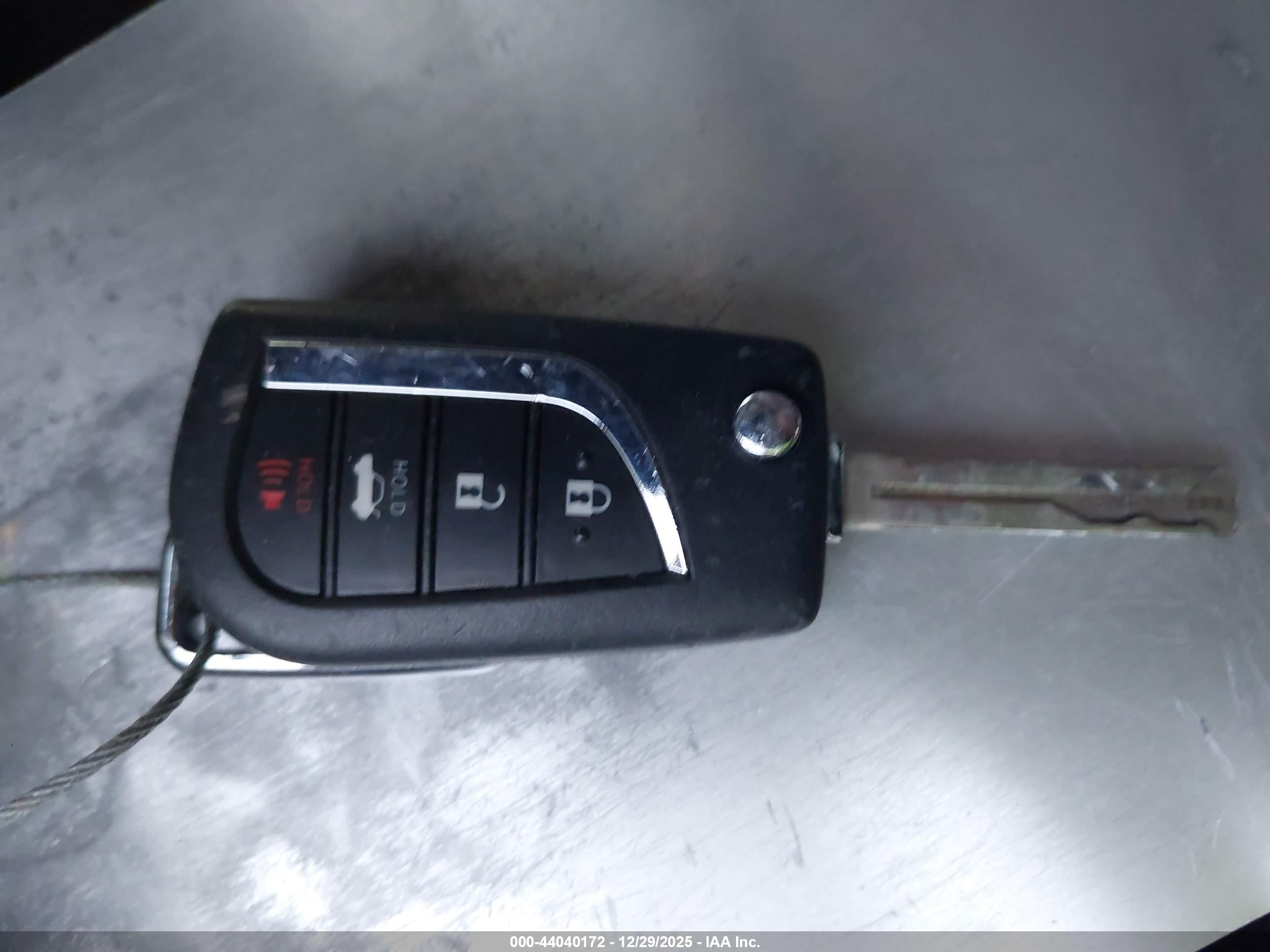 TOYOTA COROLLA image 11