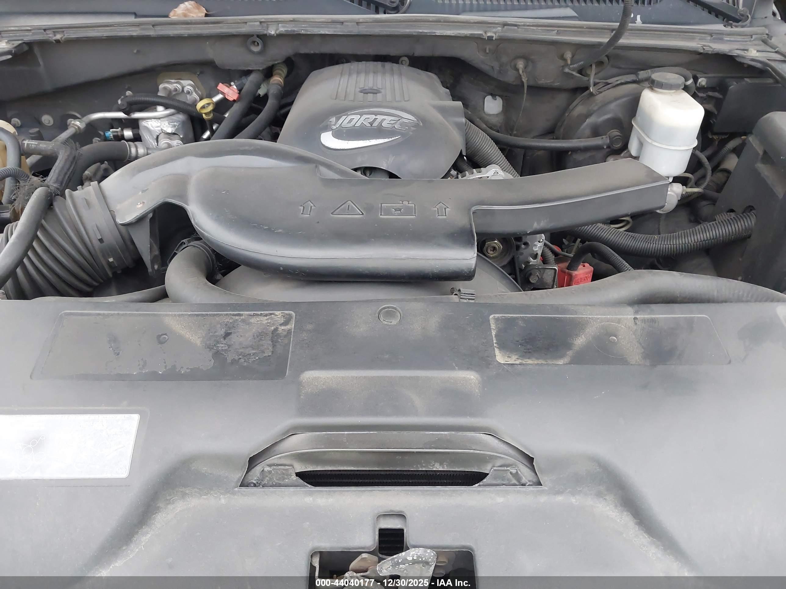 CHEVROLET TAHOE image 10