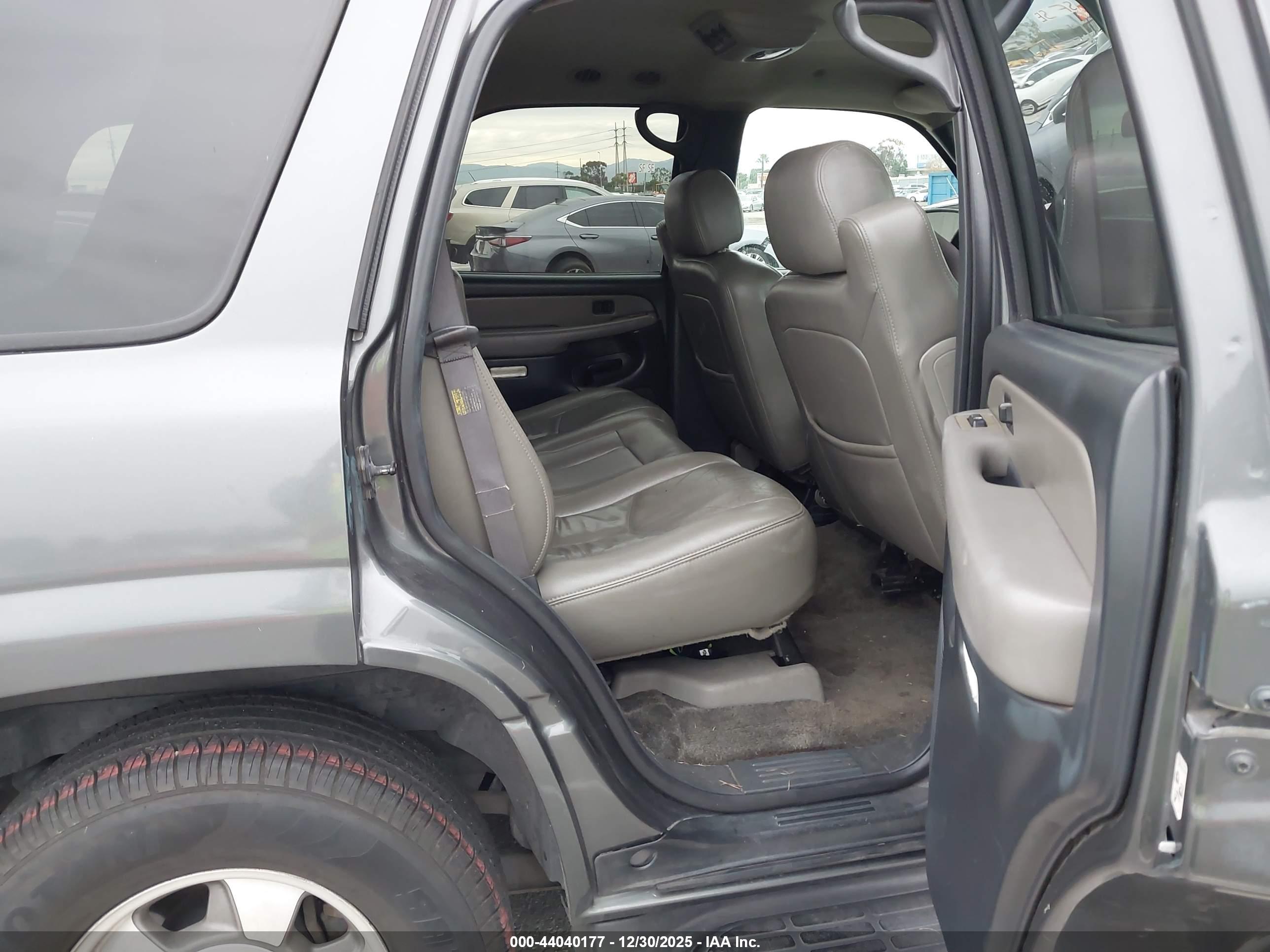 CHEVROLET TAHOE image 8