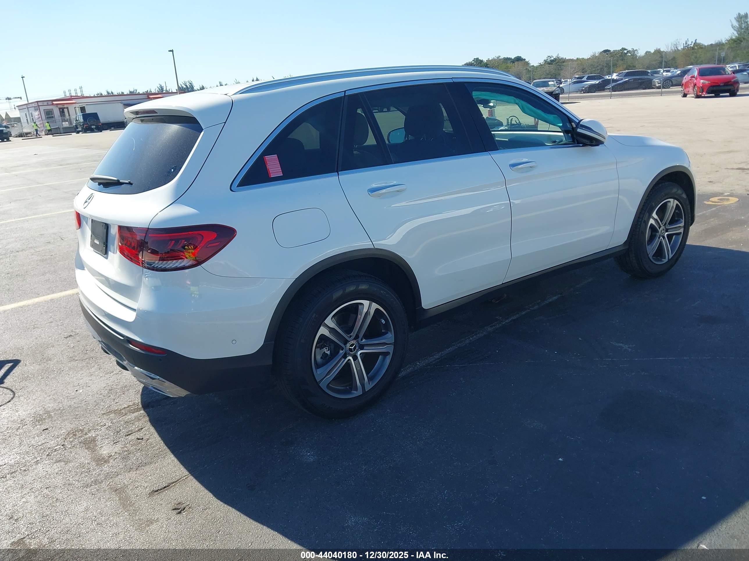 MERCEDES-BENZ GLC image 4