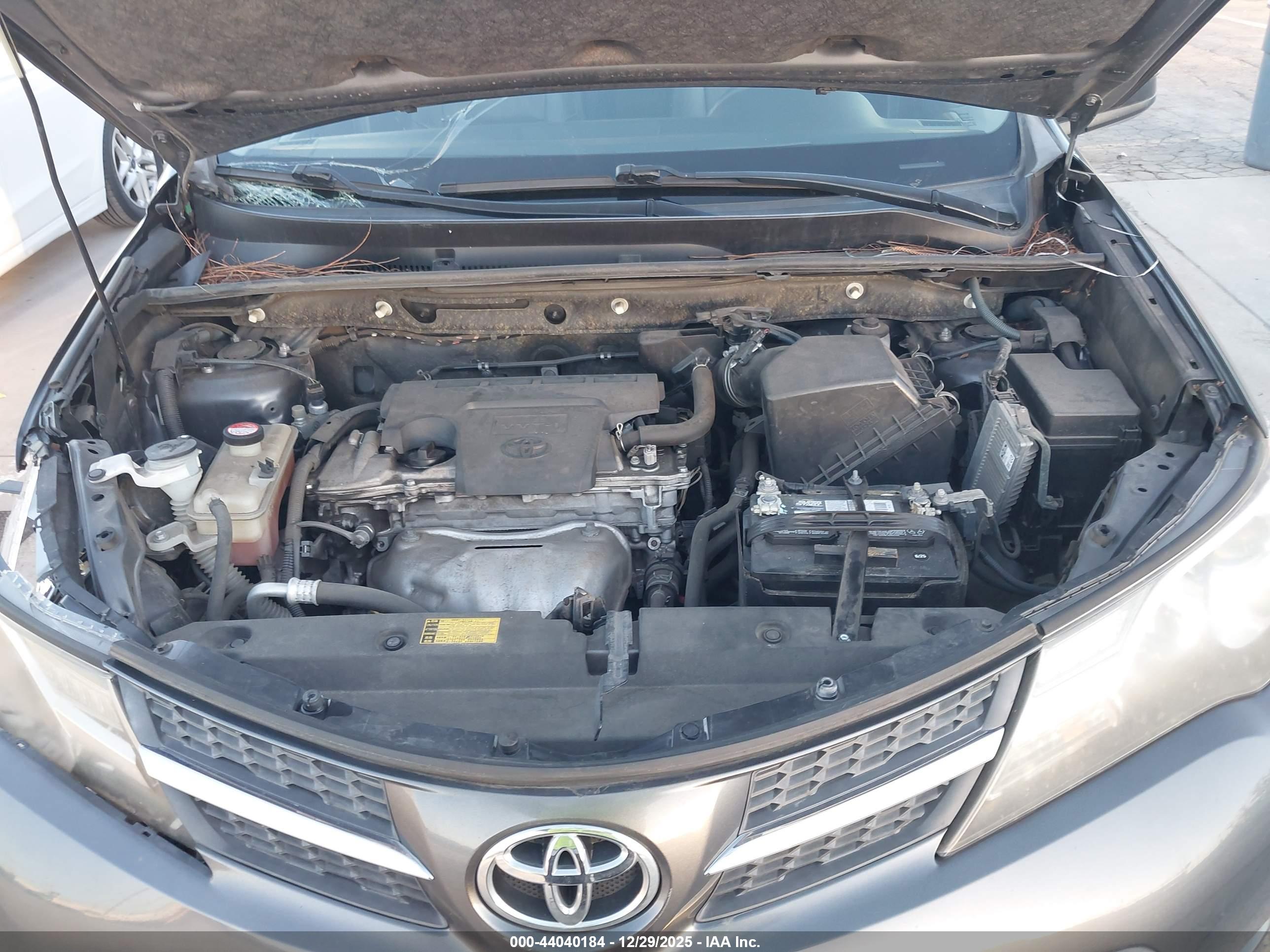 TOYOTA RAV4 image 10