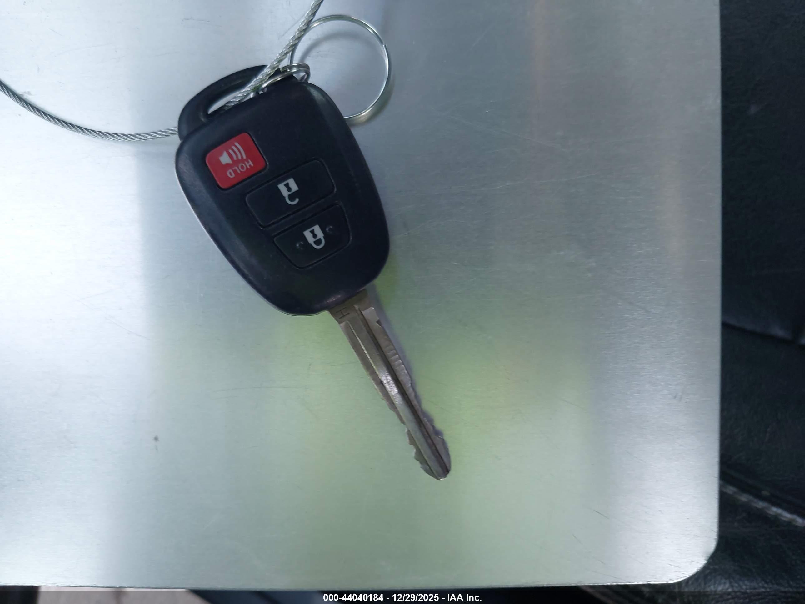 TOYOTA RAV4 image 11