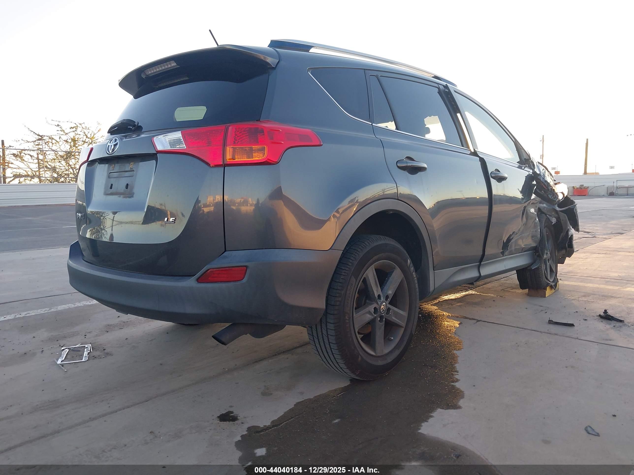 TOYOTA RAV4 image 4
