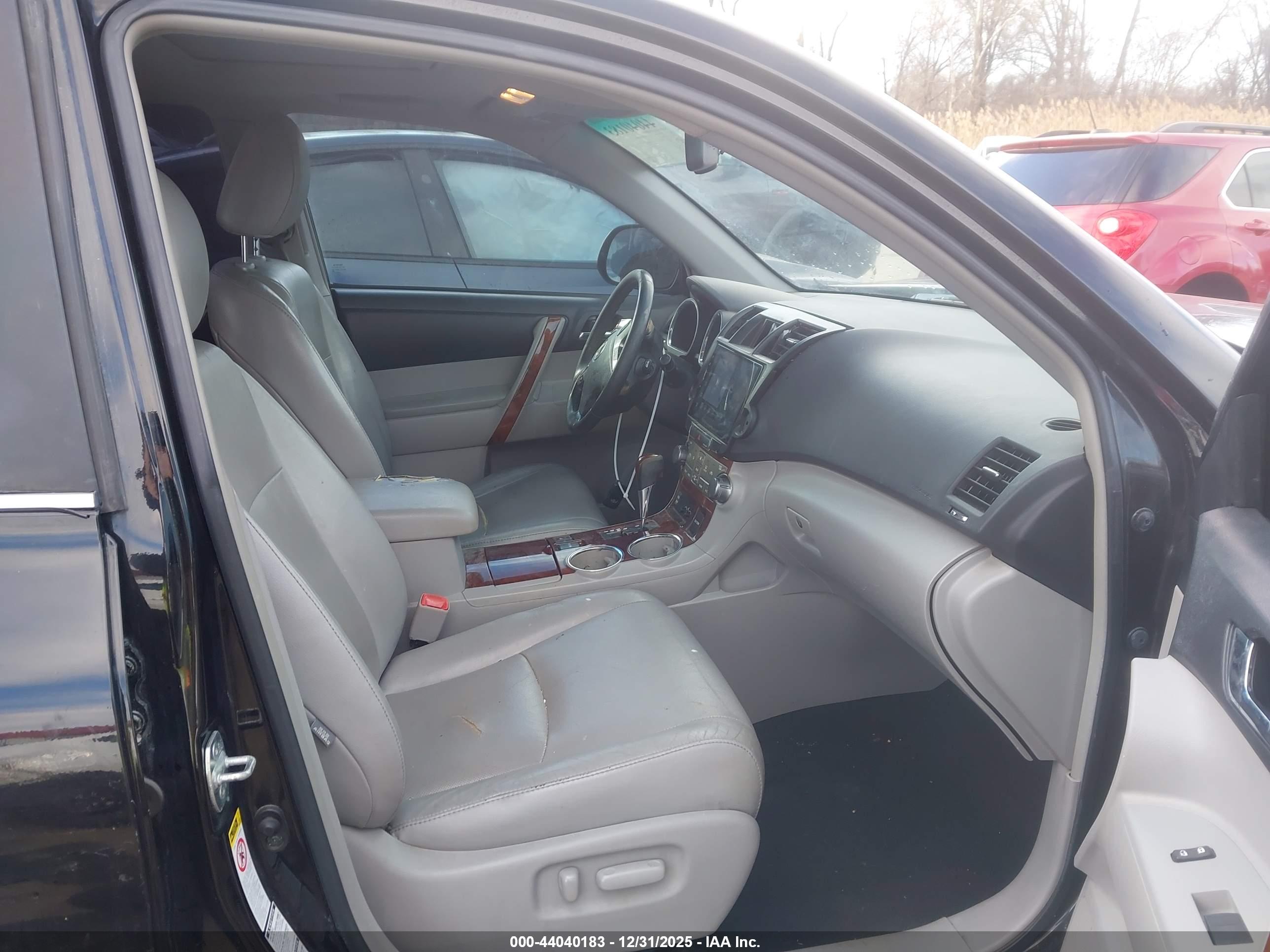 TOYOTA HIGHLANDER image 5