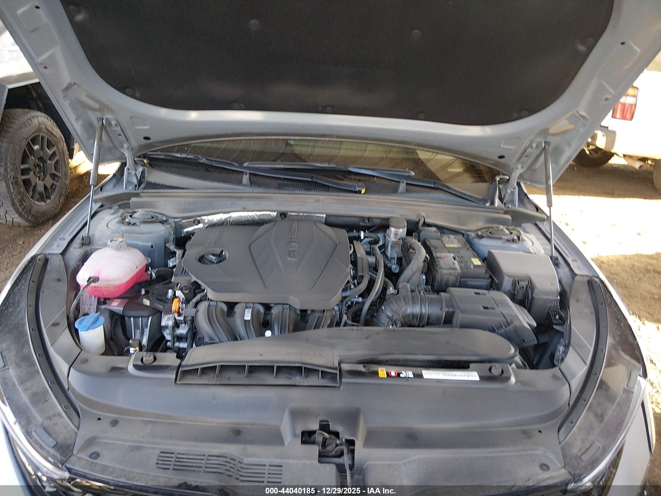 KIA K5 image 10