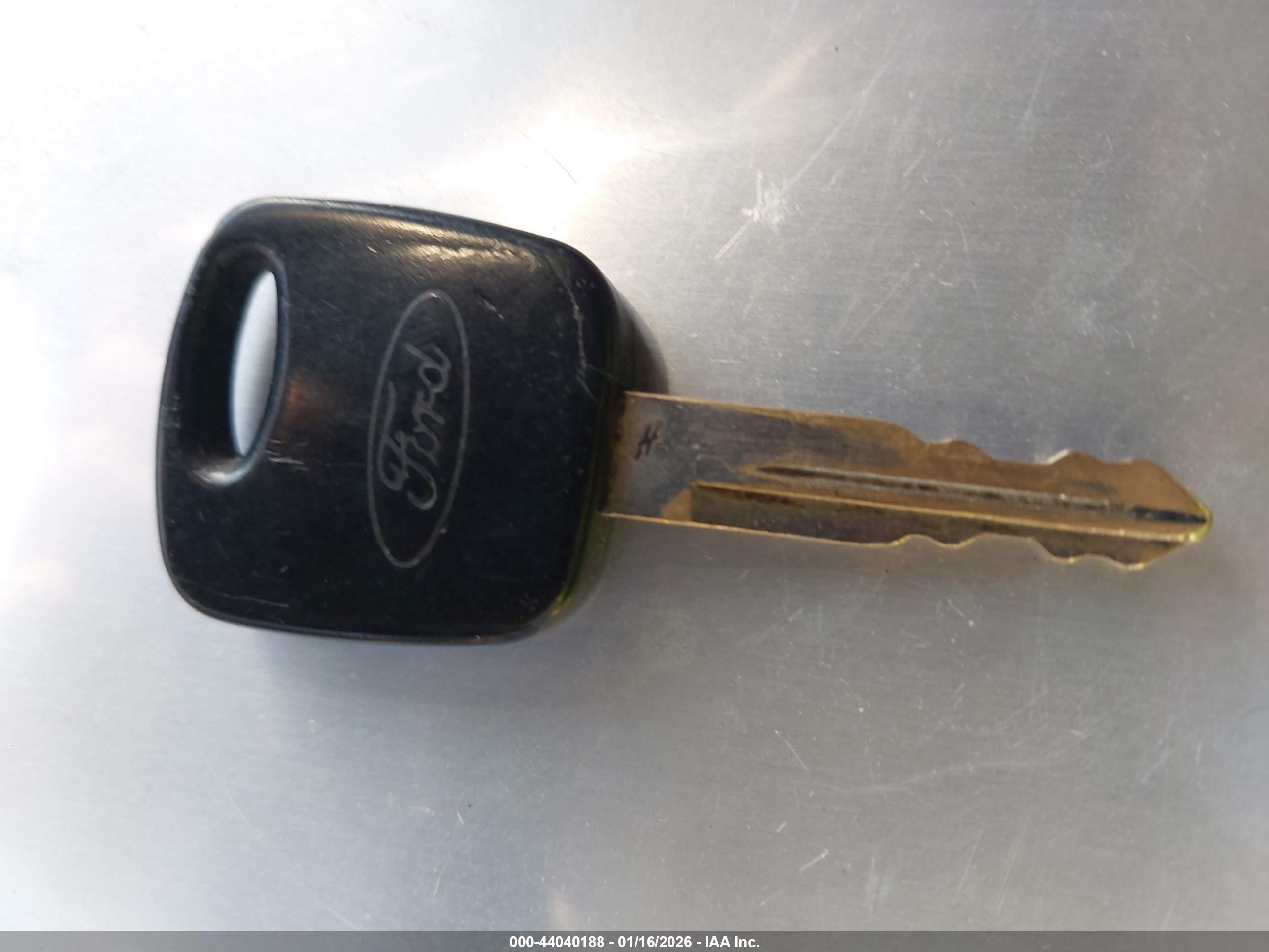 FORD CROWN image 11