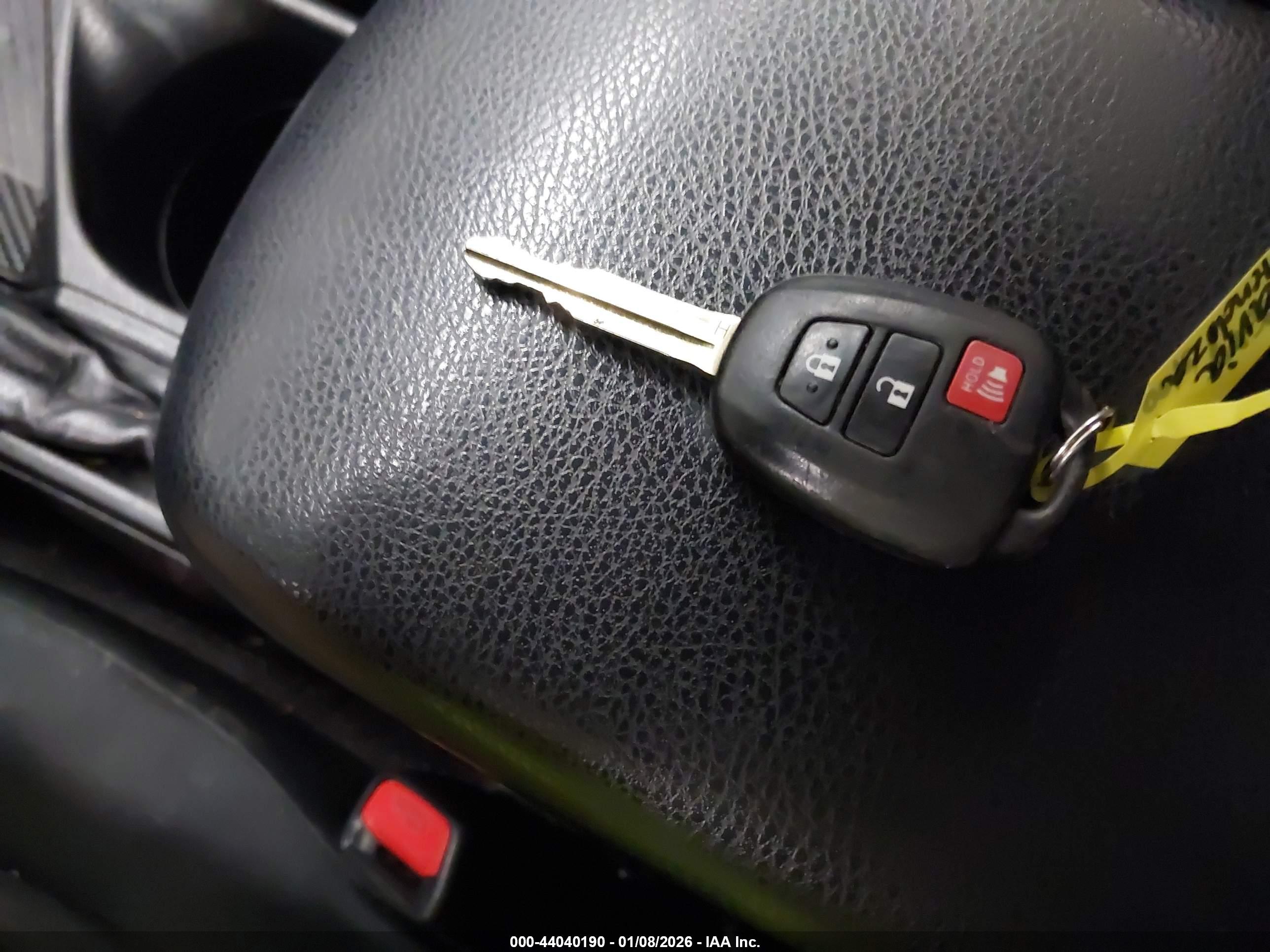 TOYOTA RAV4 image 11