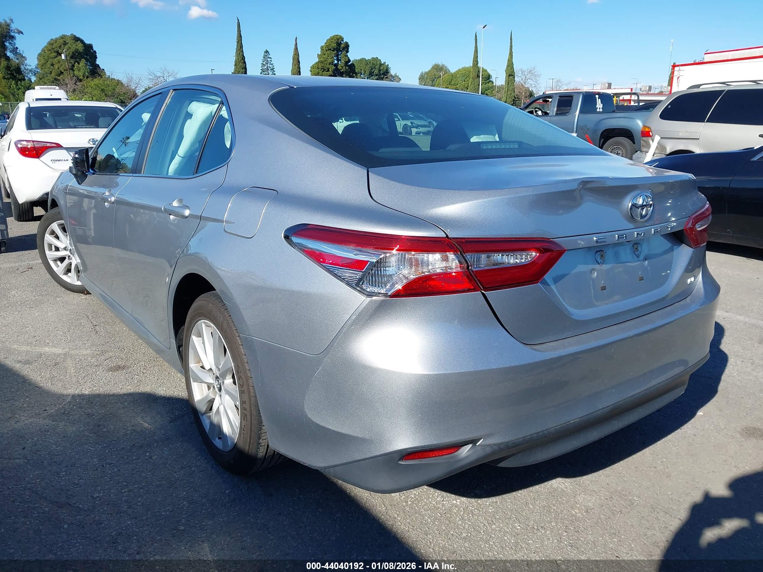 TOYOTA CAMRY image 3