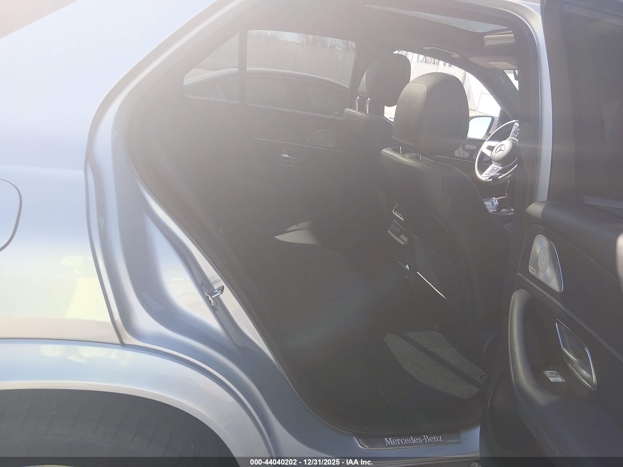 MERCEDES-BENZ GLE image 8