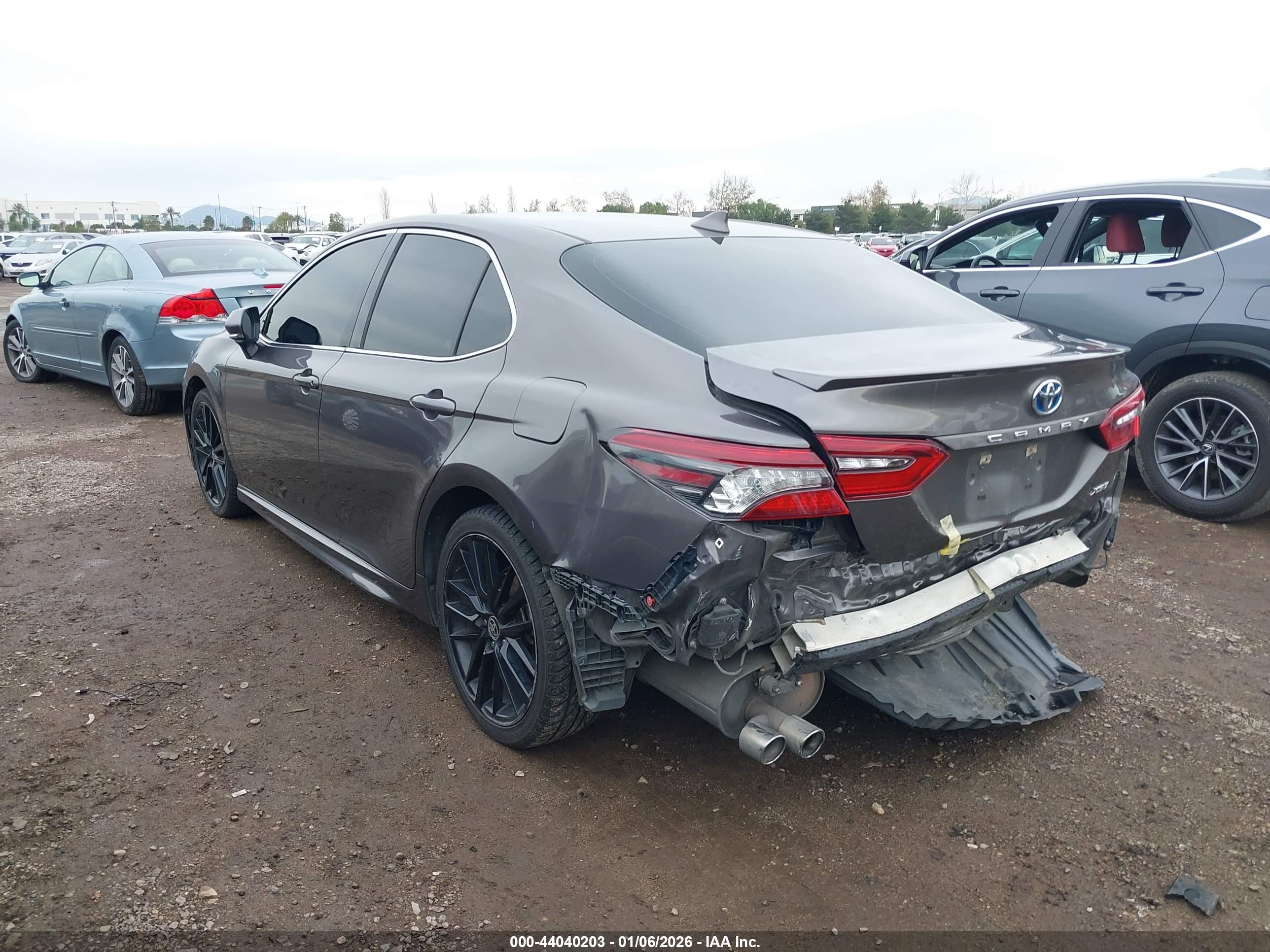 TOYOTA CAMRY image 3