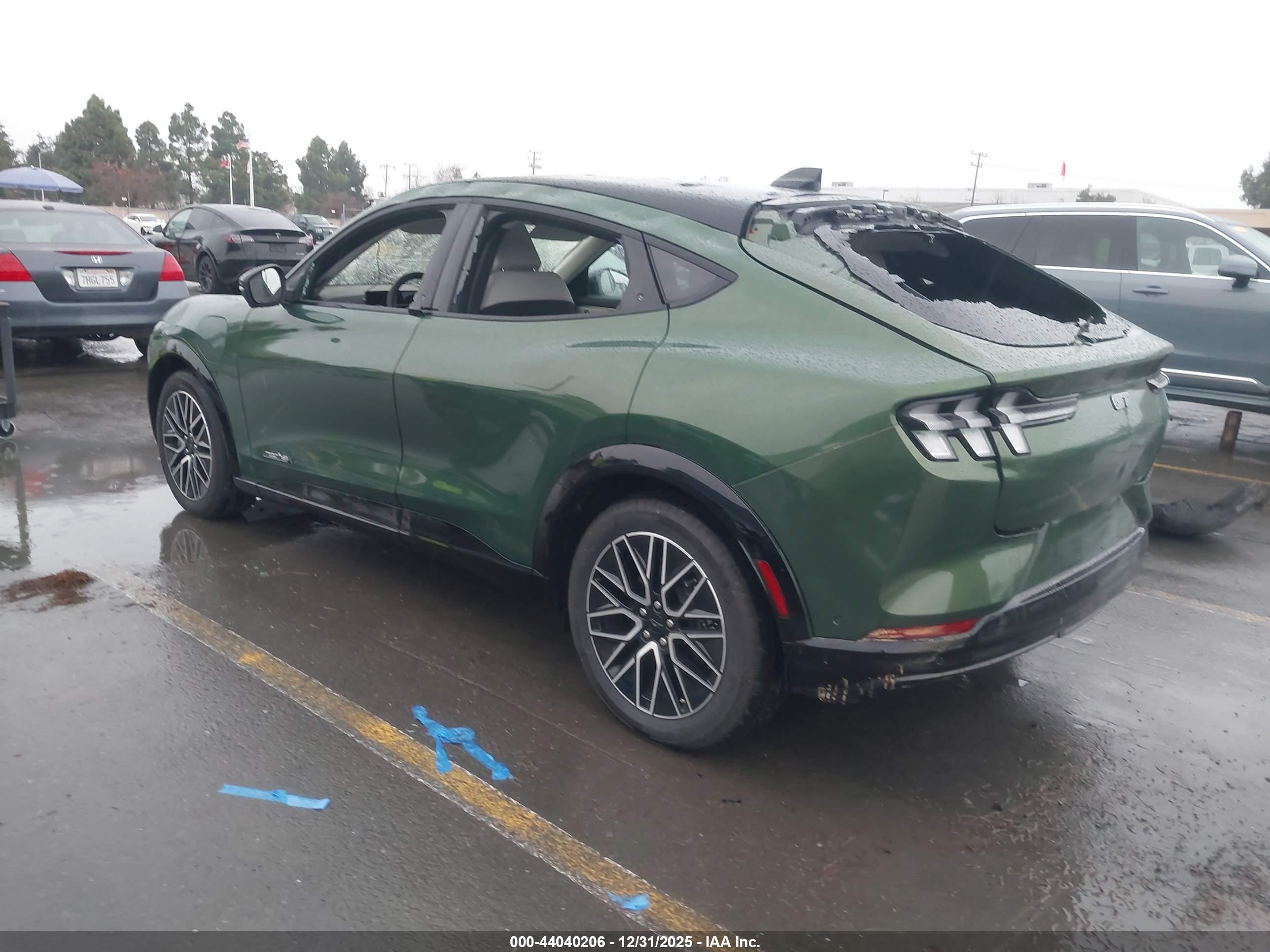 FORD MUSTANG image 3