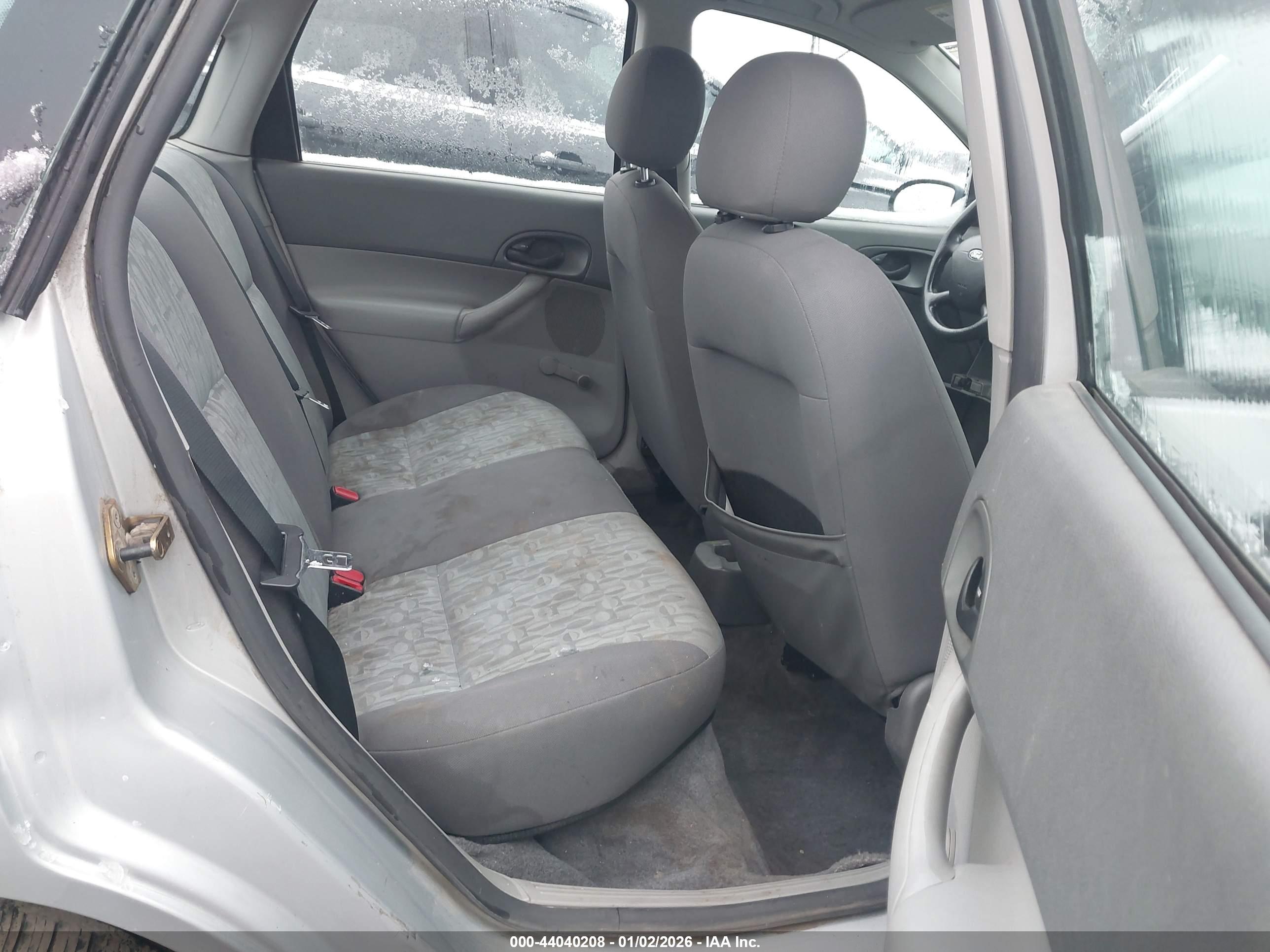 FORD FOCUS image 8