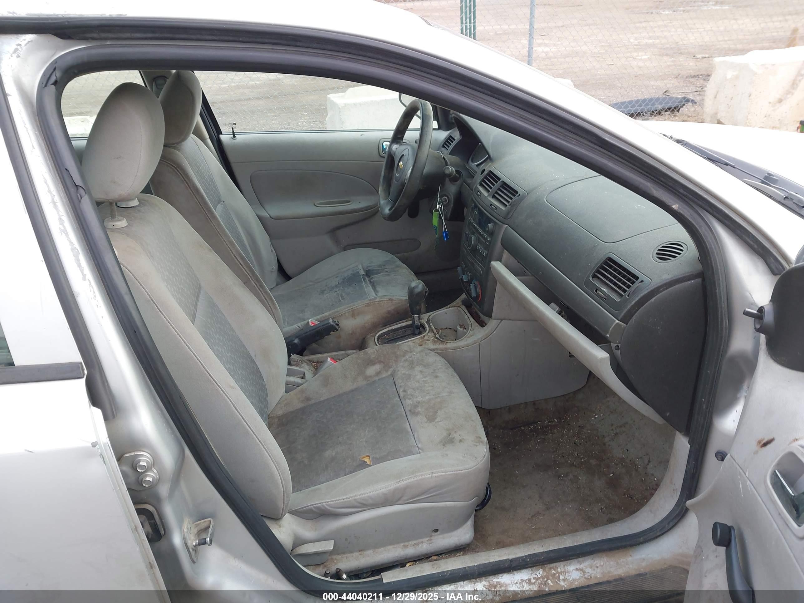 CHEVROLET COBALT image 5