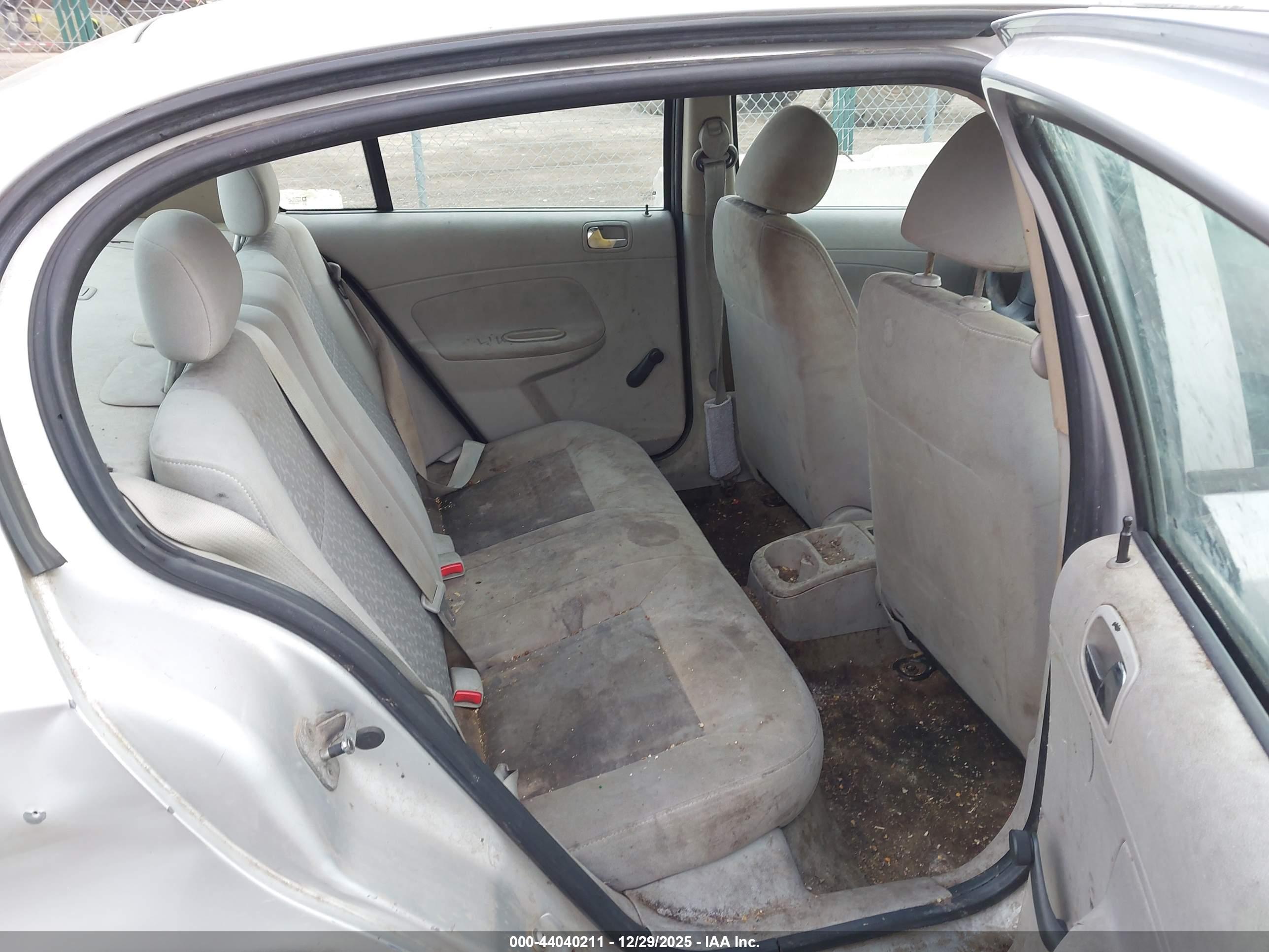 CHEVROLET COBALT image 8