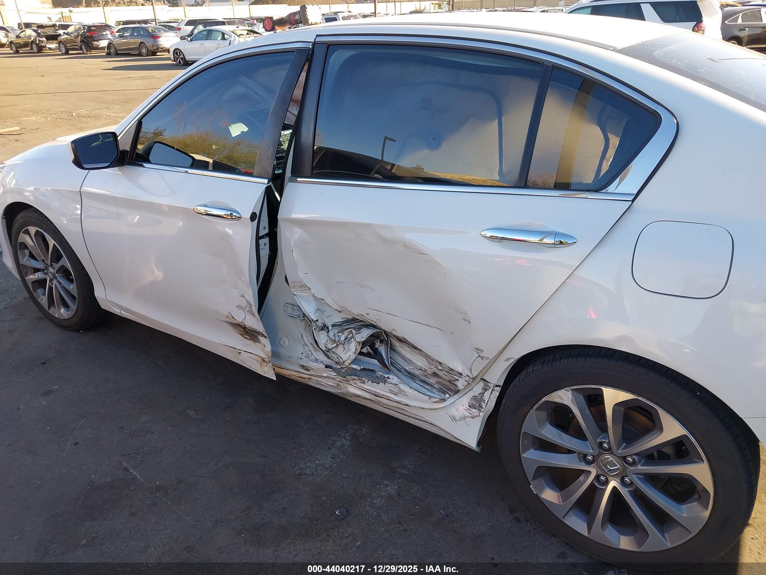HONDA ACCORD image 6