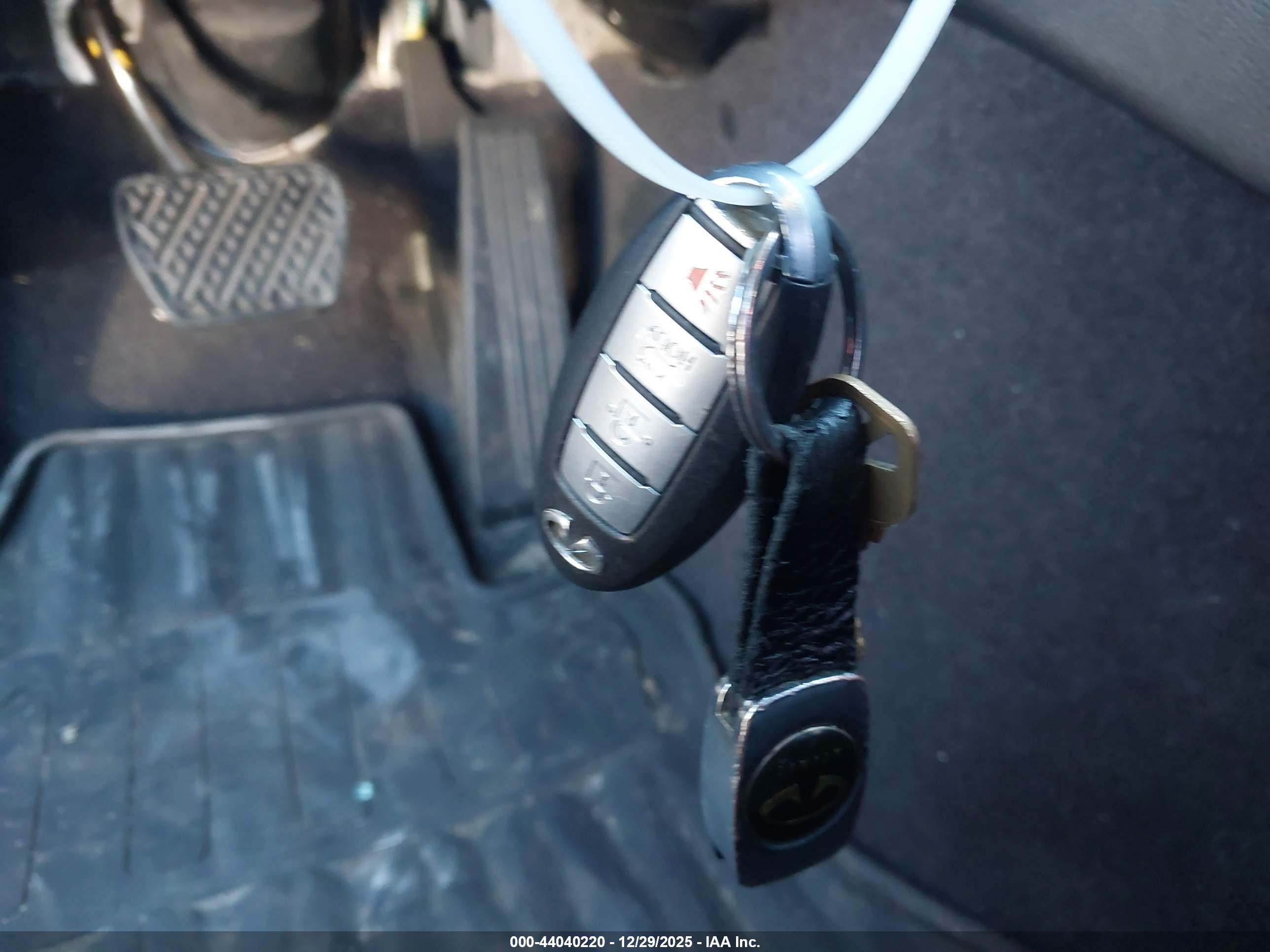 INFINITI Q60 image 11