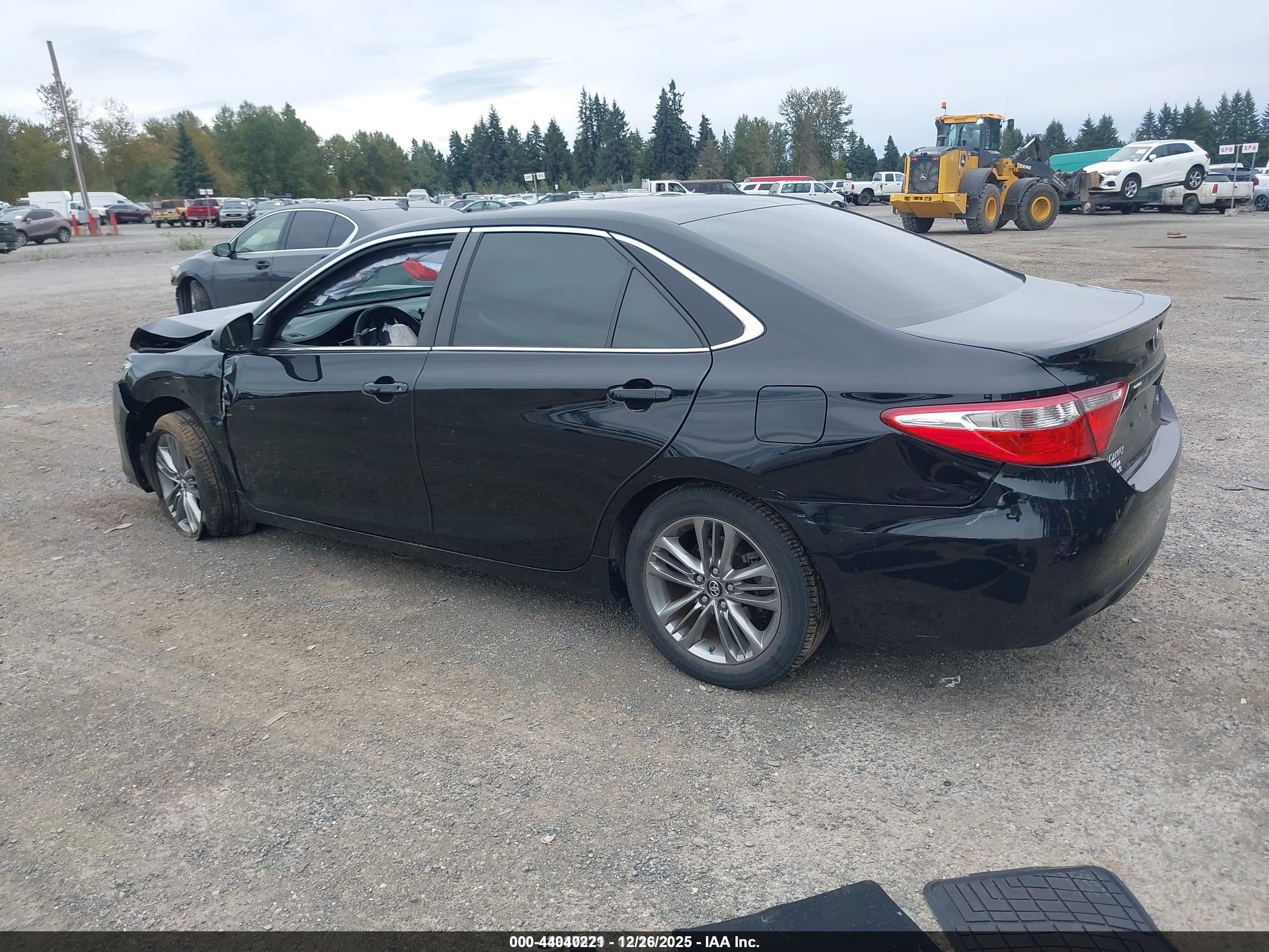 TOYOTA CAMRY image 3