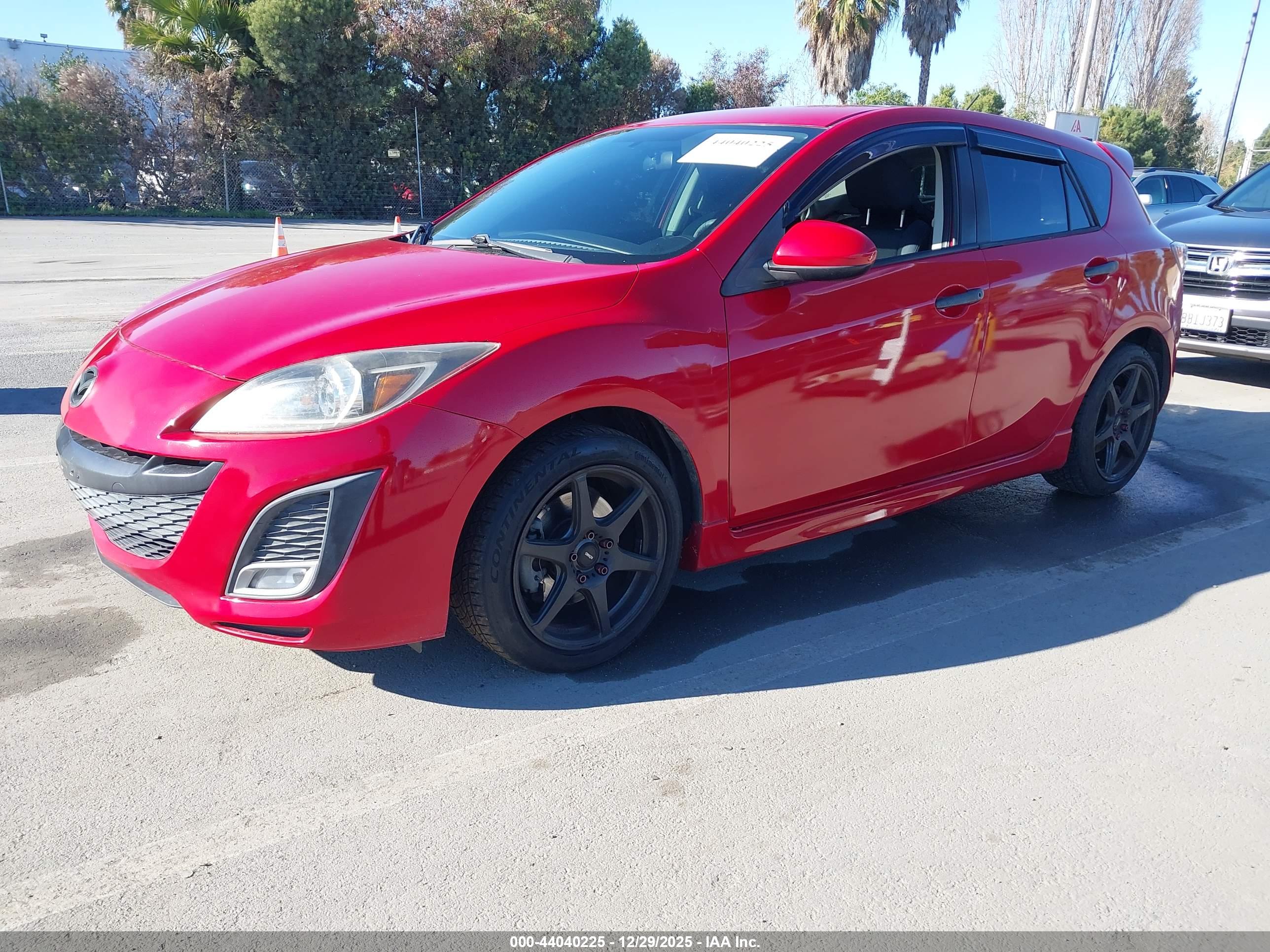 MAZDA MAZDA3 image 2