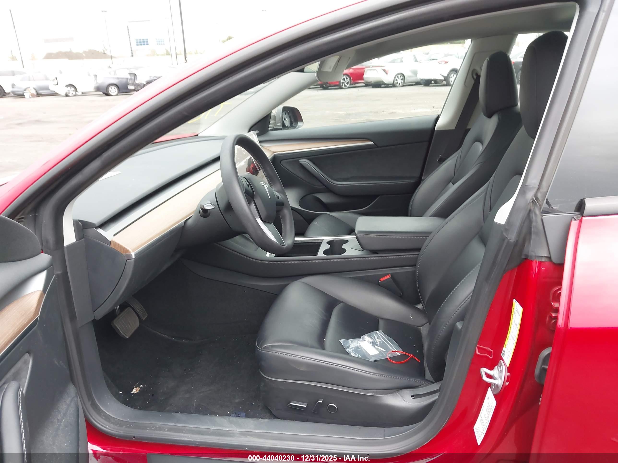TESLA MODEL image 5