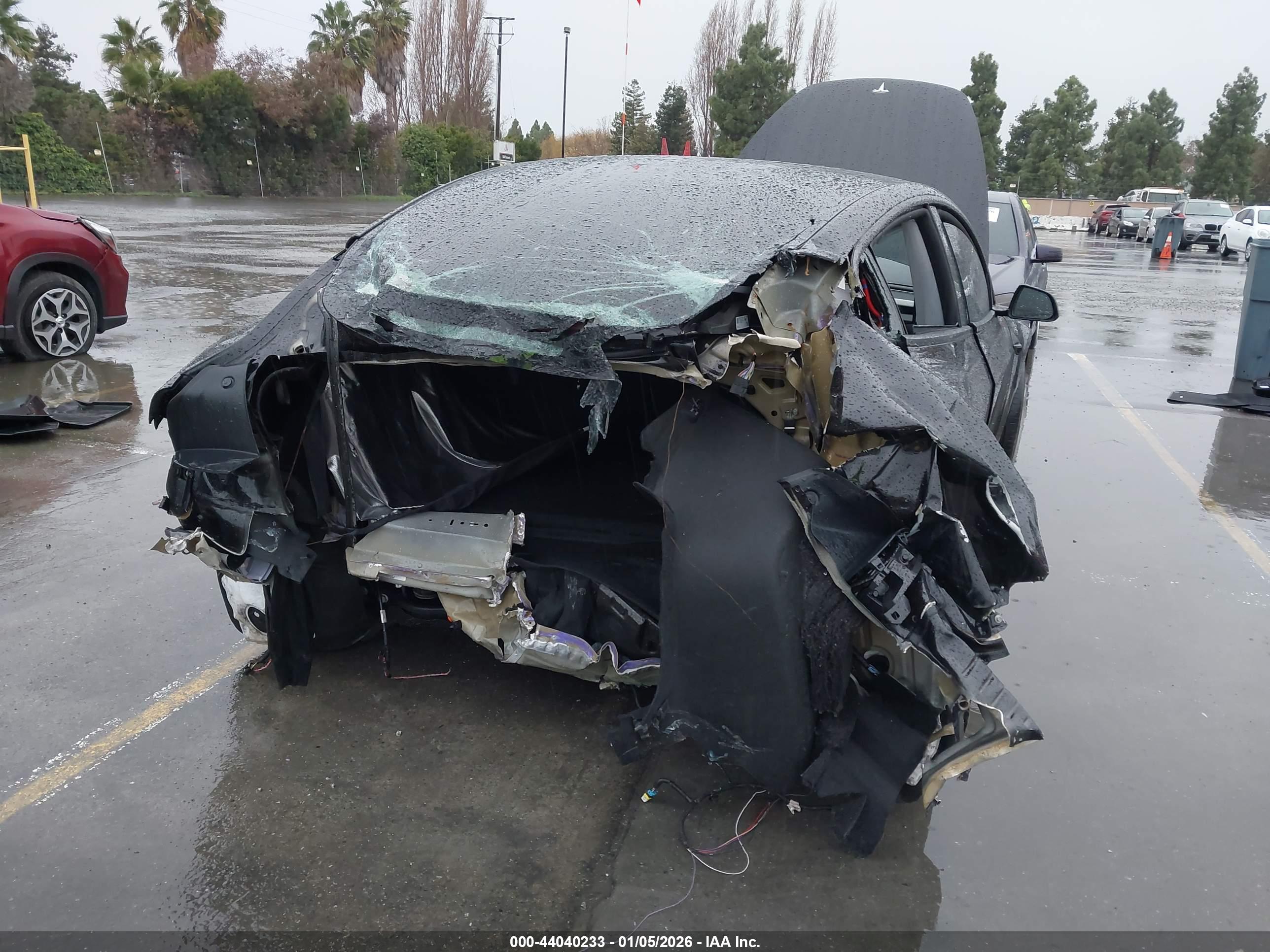 TESLA MODEL image 6