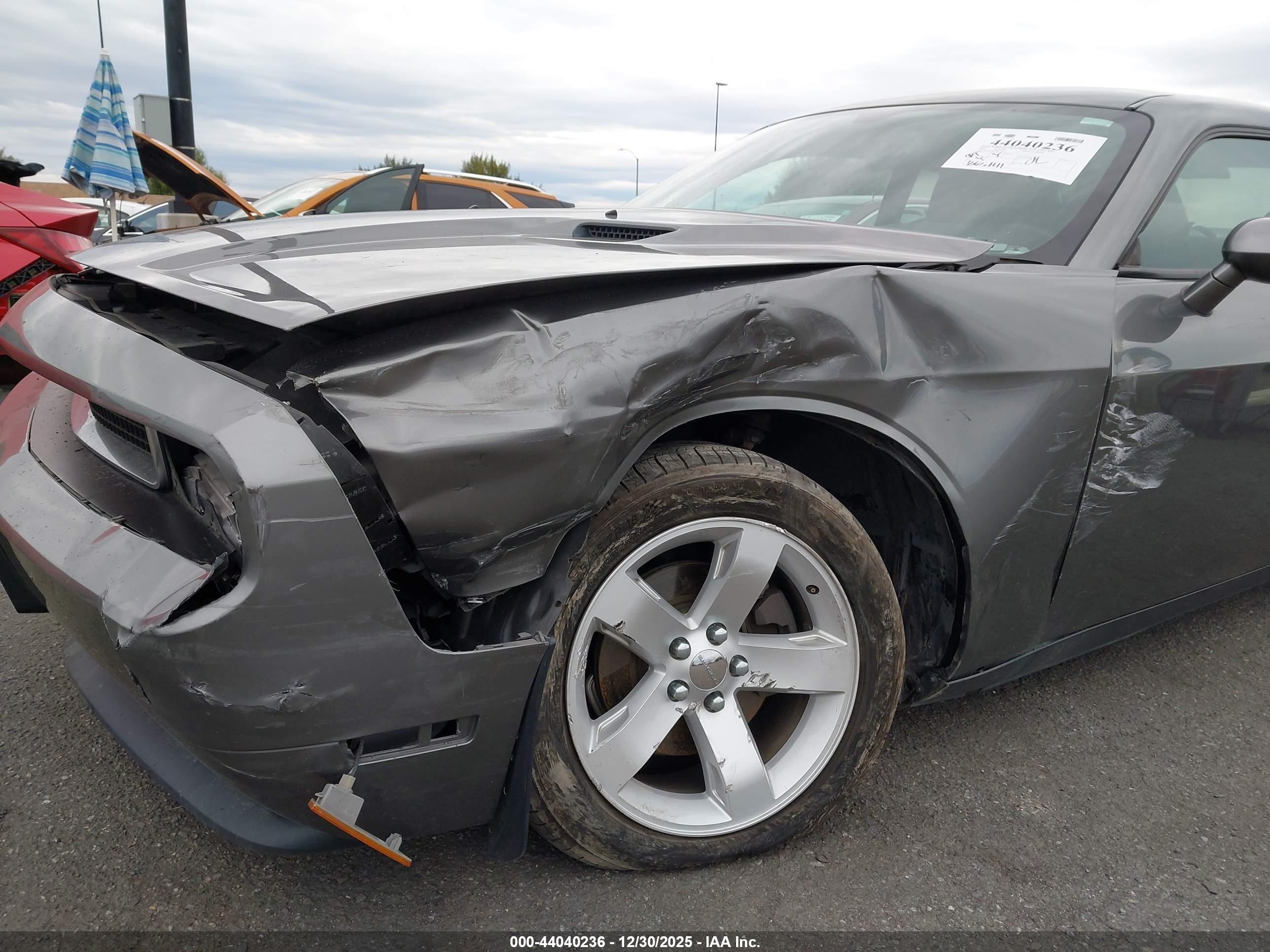 DODGE CHALLENGER image 6