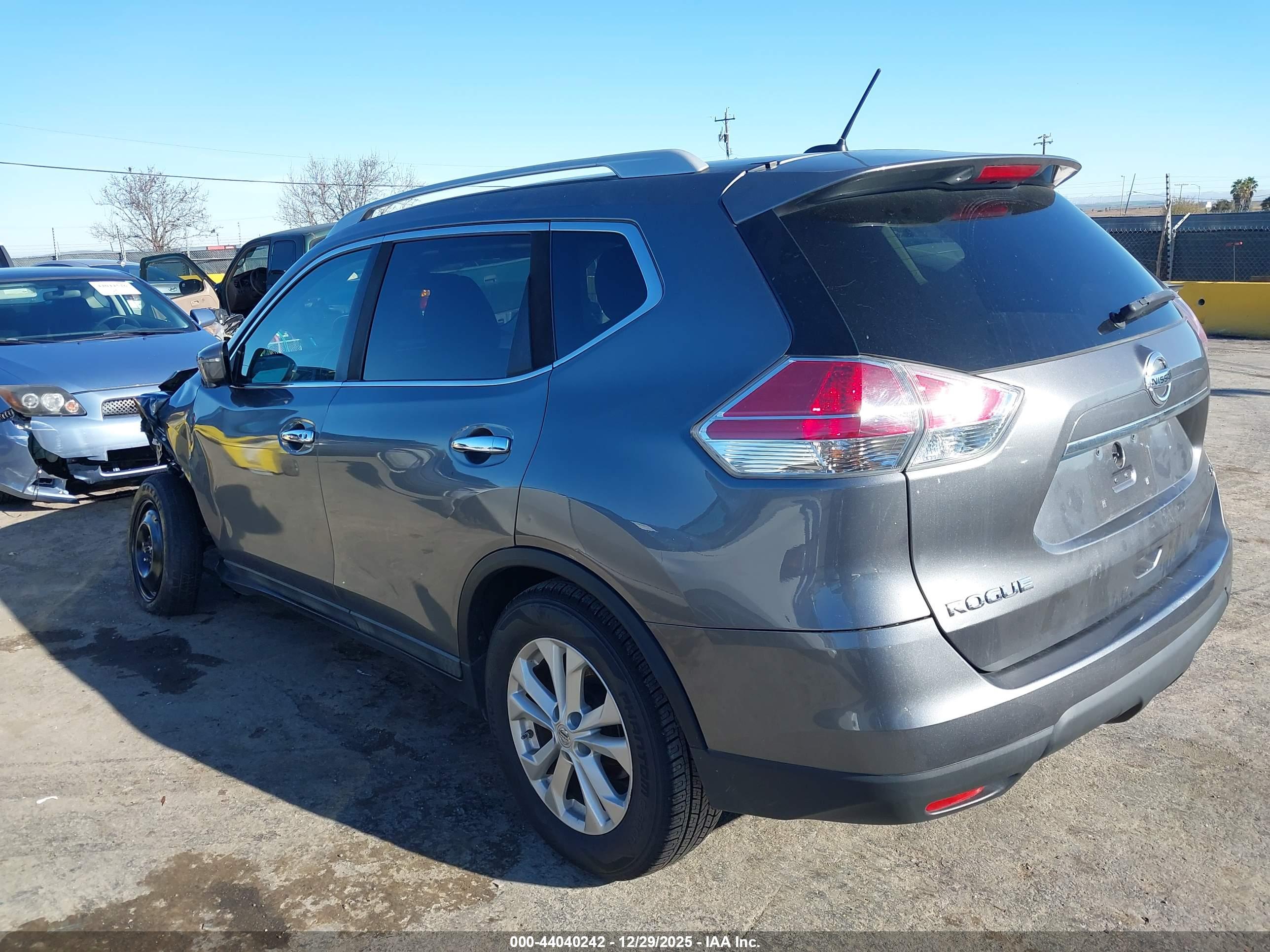 NISSAN ROGUE image 3