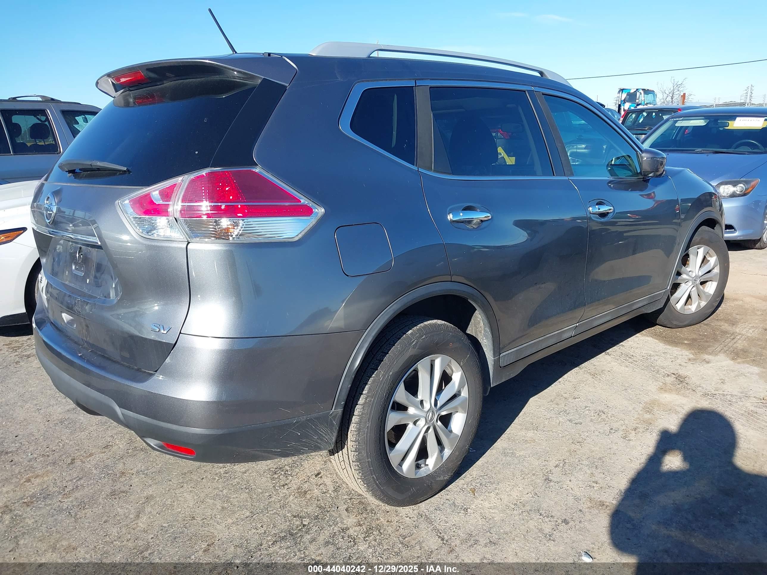 NISSAN ROGUE image 4