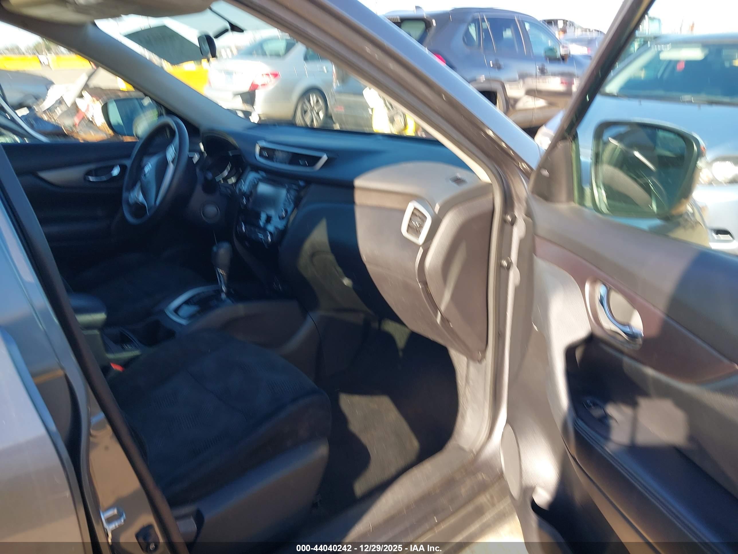 NISSAN ROGUE image 5