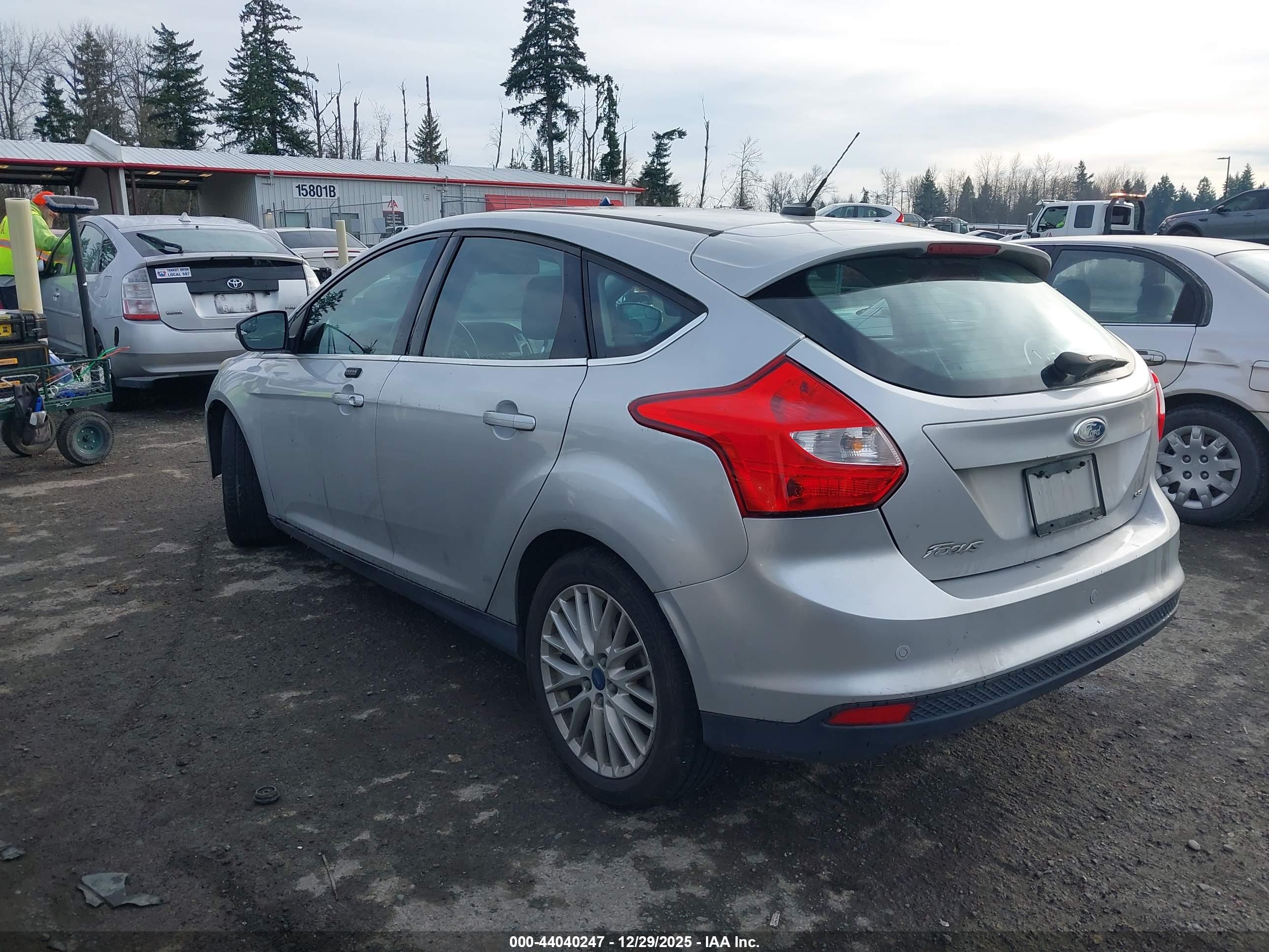 FORD FOCUS image 3