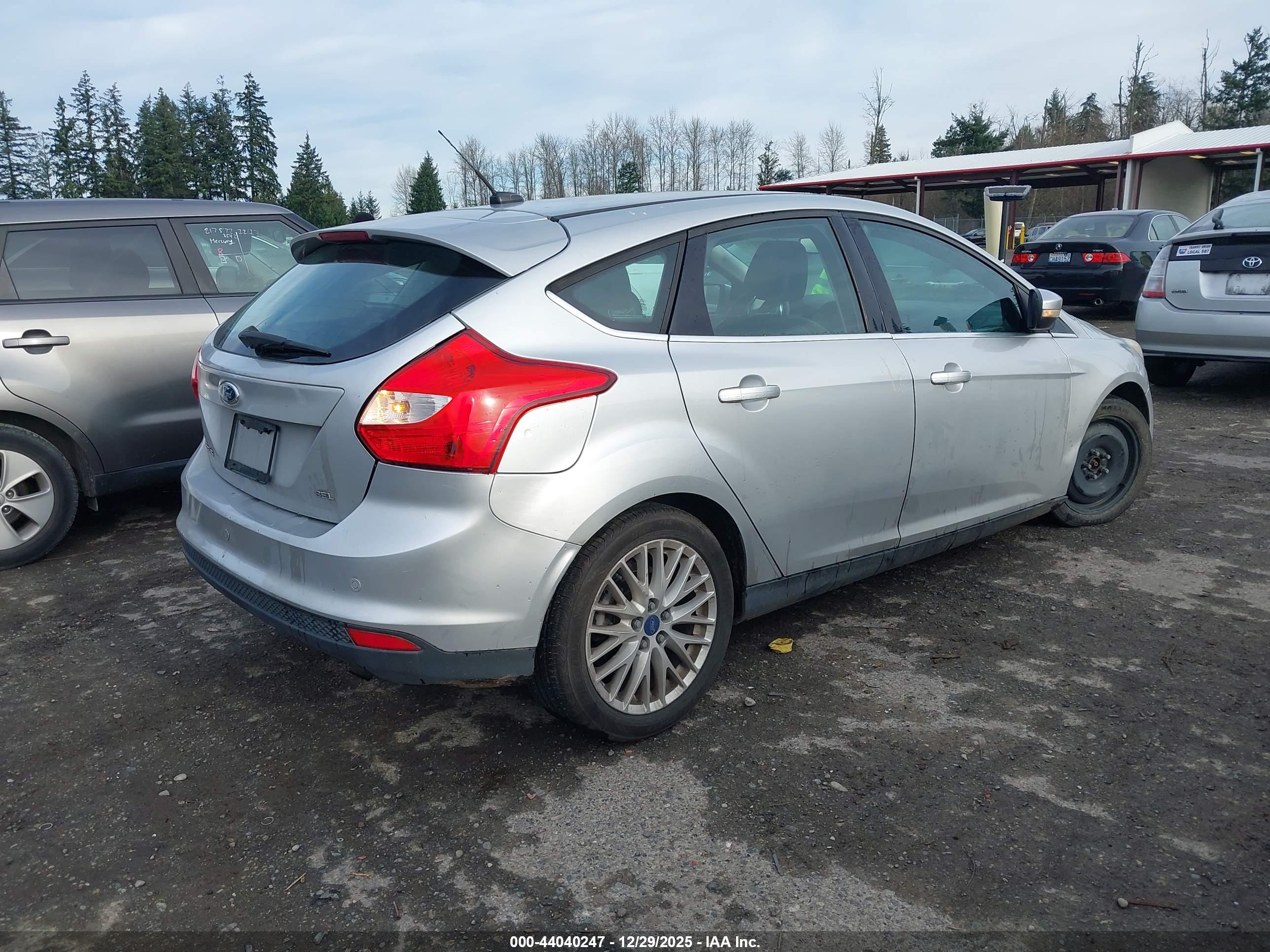 FORD FOCUS image 4
