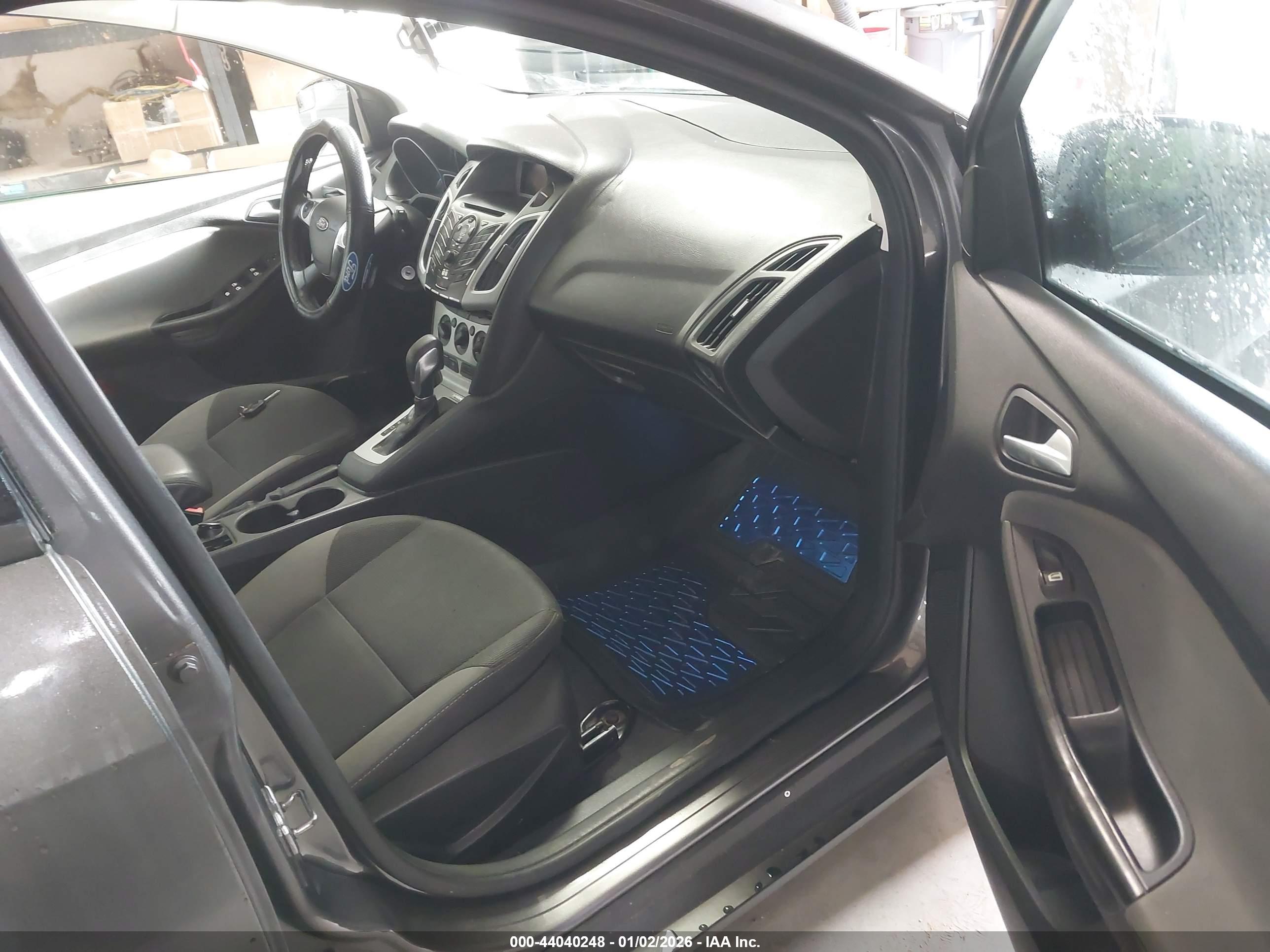 FORD FOCUS image 5