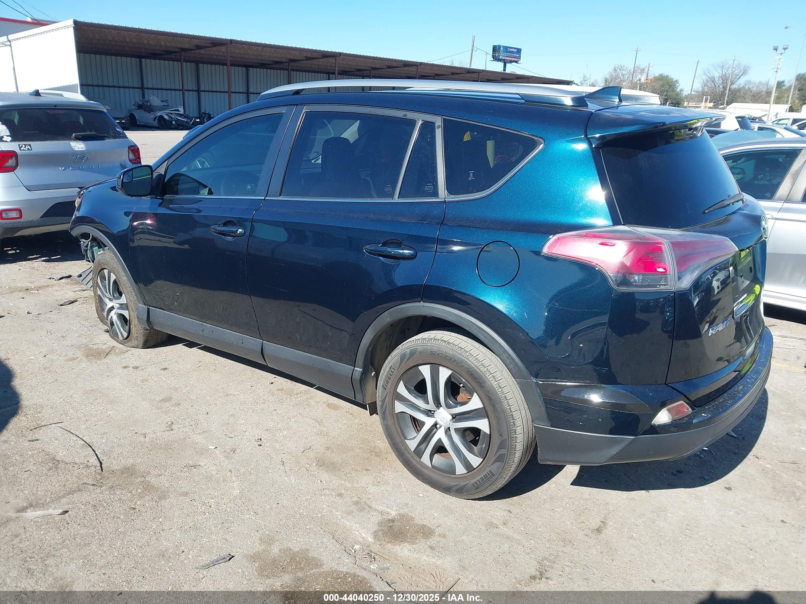 TOYOTA RAV4 image 3