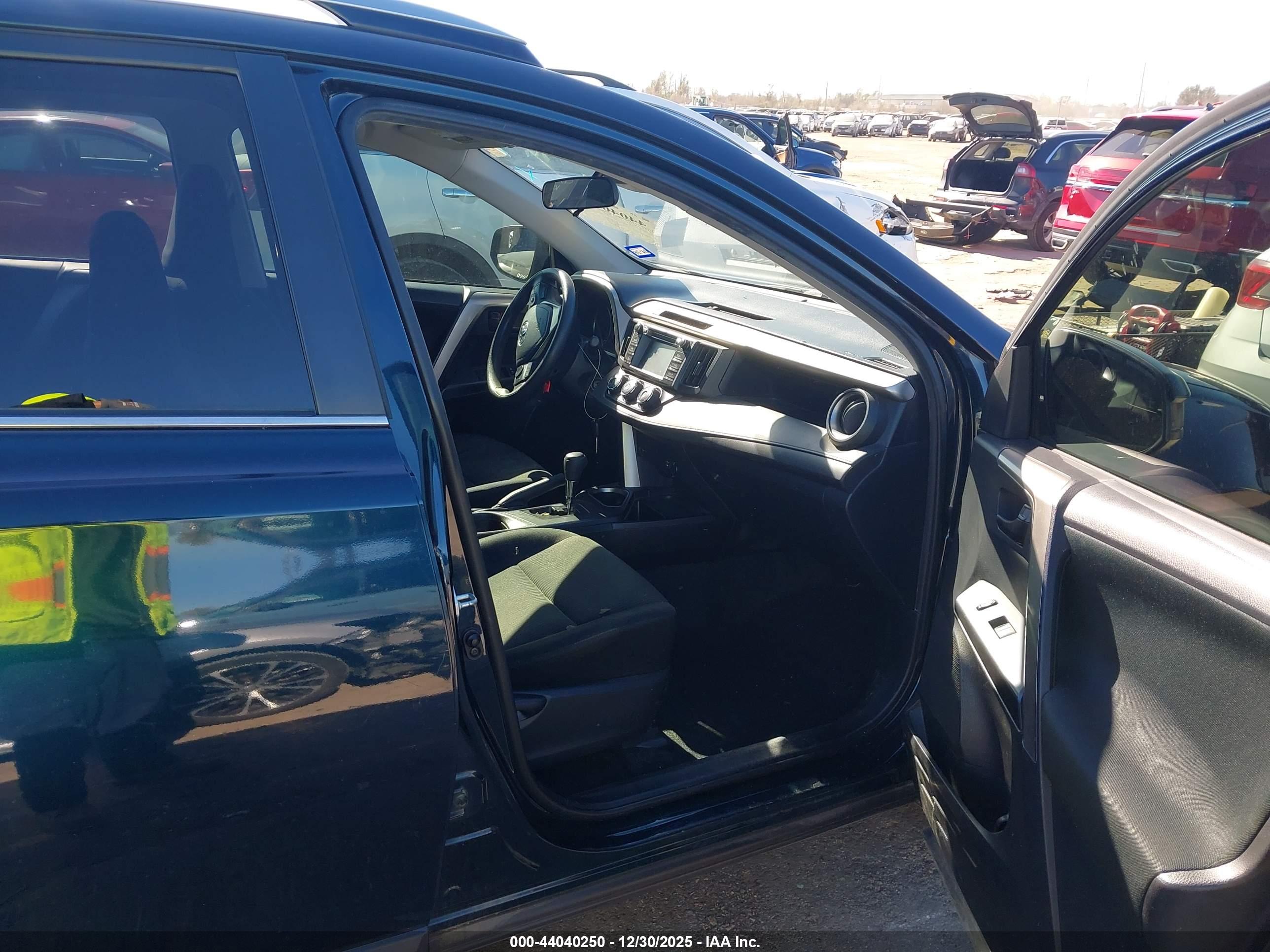 TOYOTA RAV4 image 5