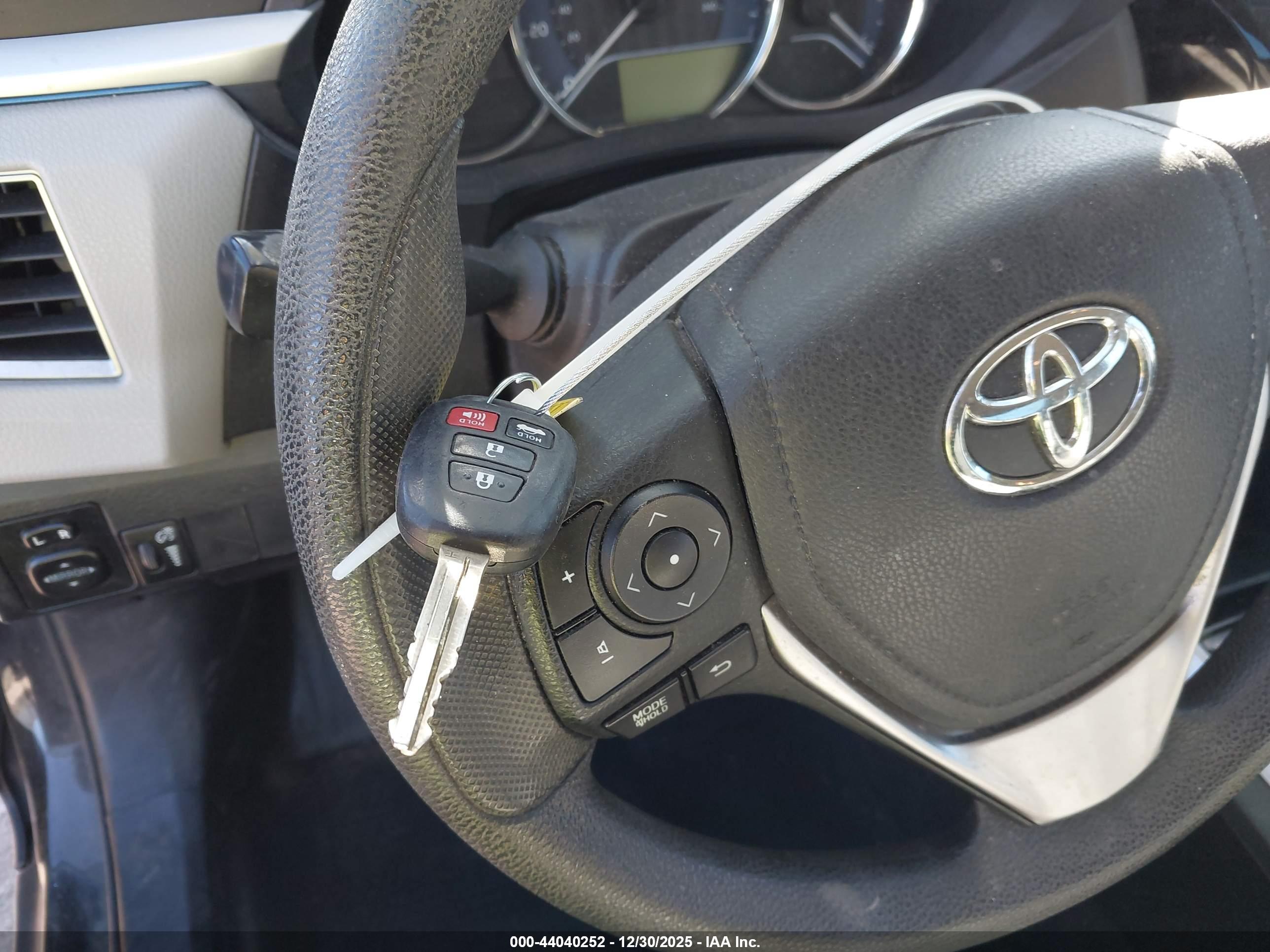 TOYOTA COROLLA image 11