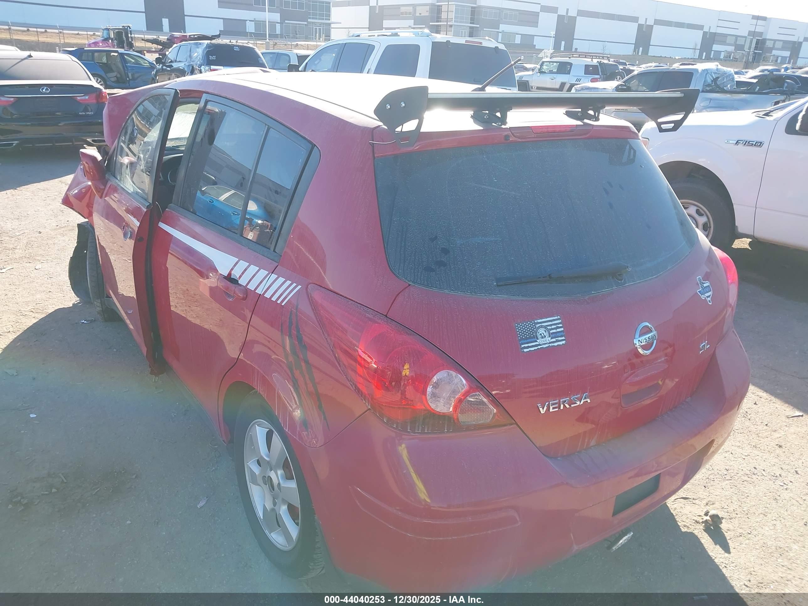 NISSAN VERSA image 3