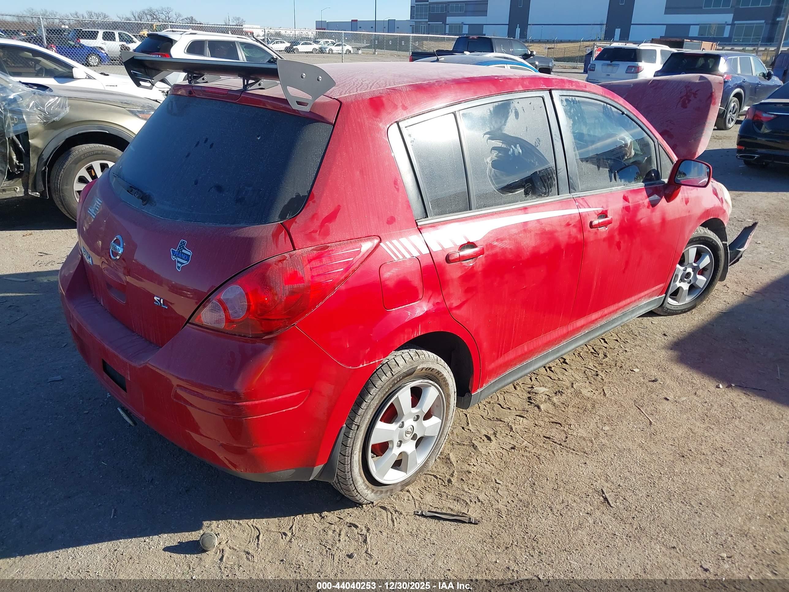 NISSAN VERSA image 4