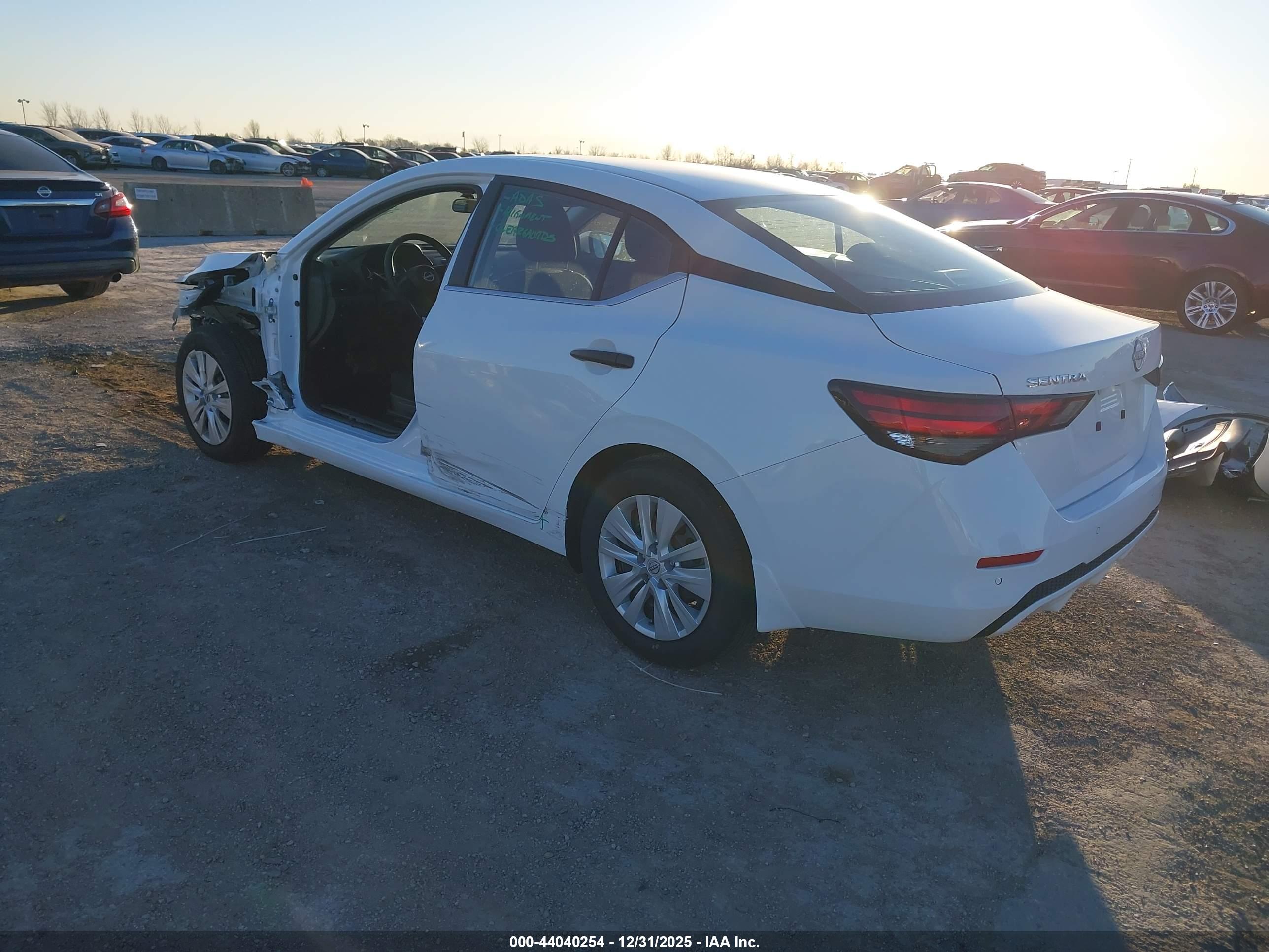 NISSAN SENTRA image 3